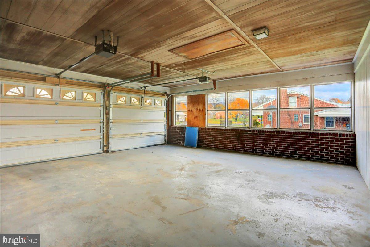 ST THOMAS VILLAG - Residential