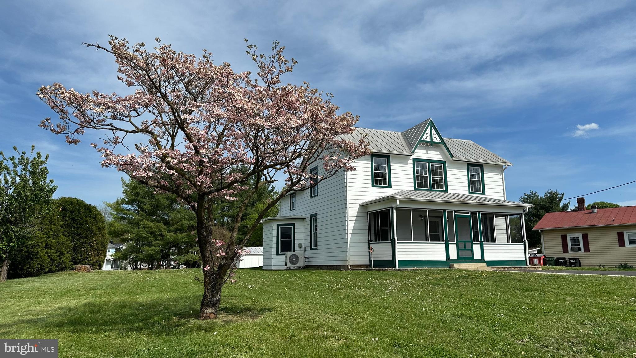 206 2ND STREET