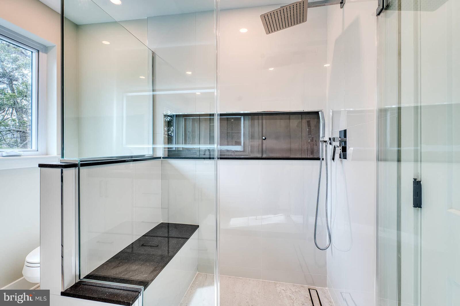 HOLLY KNOLLS - Residential