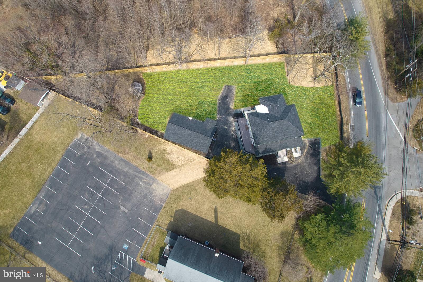 HOLLY KNOLLS - Residential