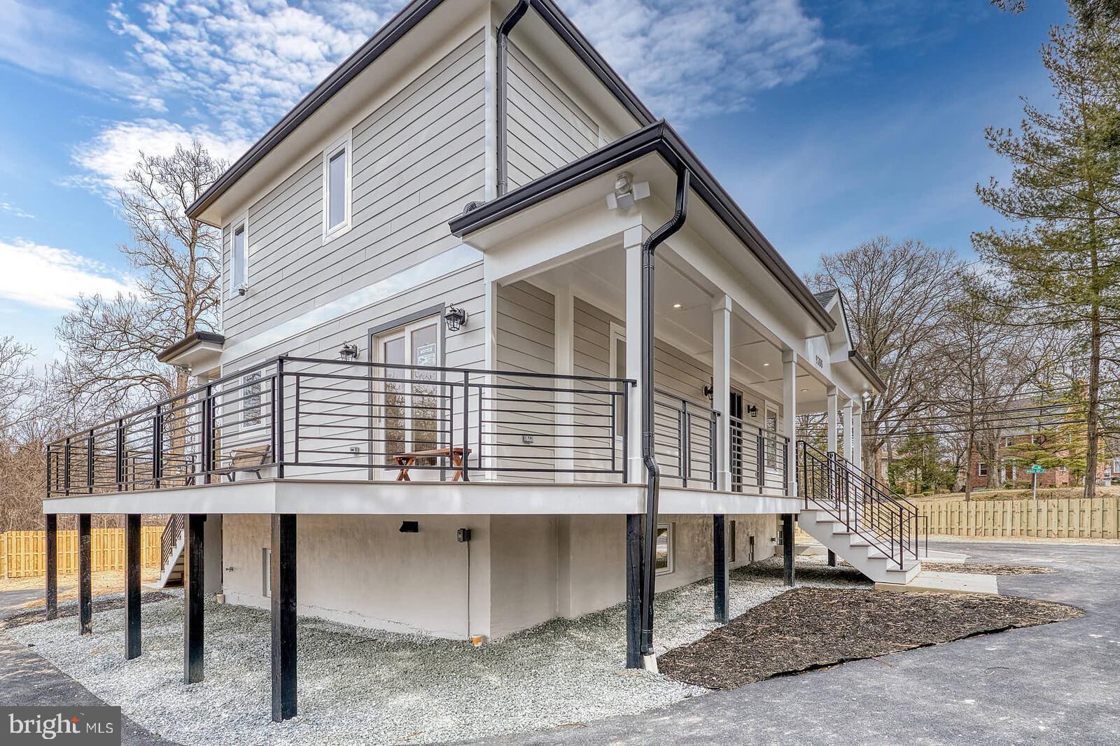 HOLLY KNOLLS - Residential