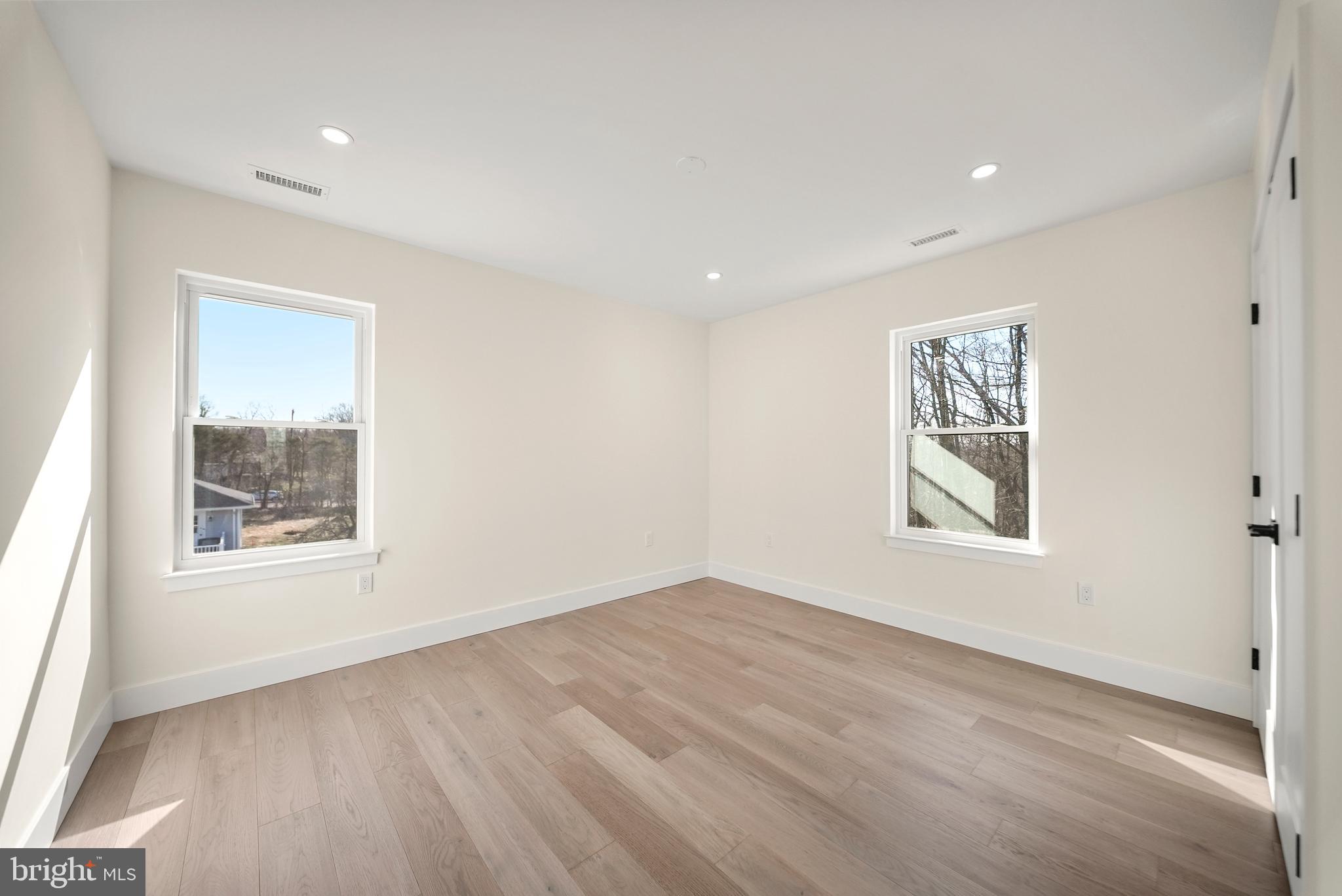 NON AVAILABLE - Residential