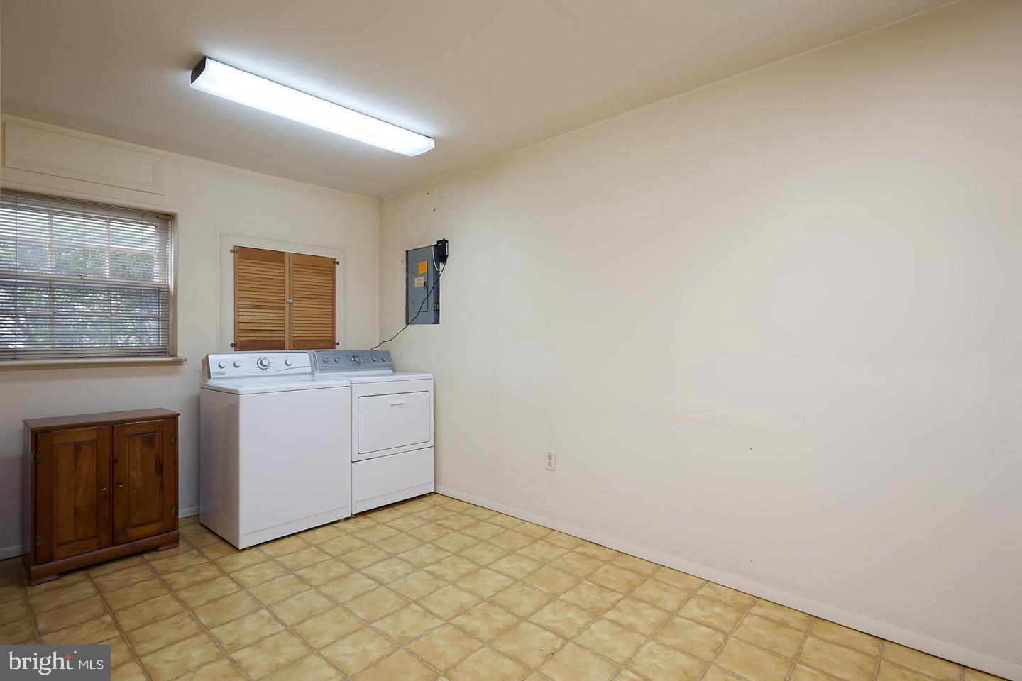 MOUNT VERNON SQUARE - Residential Lease