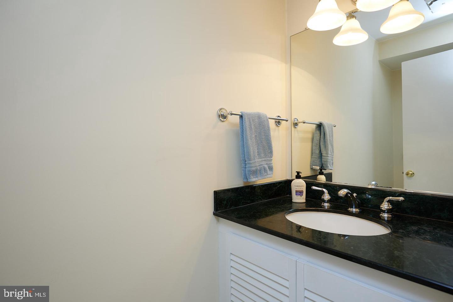 MOUNT VERNON SQUARE - Residential Lease