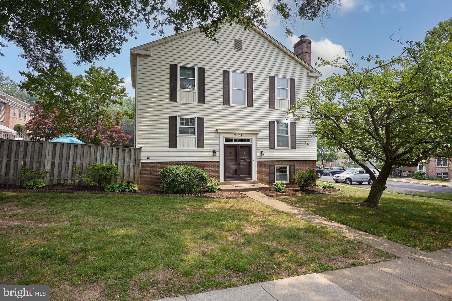 Available June 30, 2025. Pets case by case. Come out and see this spacious townhome in the Heart of Alexandria. Welcome home to this fabulous side entry townhome providing a unique floor plan with a central staircase that lives like a single-family home. Upon entry from the foyer lies a magnificent living room space that anchors the Main Floor; off the living room is a den/office/library with a powder room perfect for a home office, guests, or a quiet reading area. The other end of the living room is a generously sized dining area and Chef's kitchen boasting ample cabinetry. This beautifully renovated kitchen, with newer cabinets, granite counters, and recessed lighting, has been opened to the dining area with a peninsula that creates a perfect entertaining gathering spot. Sliding glass doors in the dining area leads to a delightful private patio for al fresco dining, light gardening, and barbecues. Wood floors and light from 3 directions make the main level a warm and inviting space to relax and entertain. The upper-level features three nicely sized bedrooms and two full baths. The primary bedroom includes an ensuite and two closets. The Lower Level has been thoughtfully renovated to include 2 bonus rooms and beautiful spa-like bathroom. A large utility room also located in lower level. Two assigned parking spaces make parking a breeze—a floored attic for additional storage. Close to I495, I95, Richmond Hwy, Huntington METRO, Oldtown Alexandria, National Airport, Pentagon, and the Amazing Amazon's HQ2. Minutes to Fort Belvoir, Old Town Alexandria, Kingstowne, and Mount Vernon. Close distance to schools, parks, and a dog park. Two assigned parking spots and ample guest and street parking. Huntley Meadows Park is a gem to enjoy a morning or evening stroll with scenic views.
**This is a managed property. **Proof of income is required to process application (for example, 2 current pay statements) ** INCOMPLETE RENTAL APPLICATIONS WILL NOT BE PROCESSED**No Cosigners. 3X rent-to-income ratio required. Applicants must have a credit score of 650 or above to qualify. Applicant is responsible for obtaining renters insurance. **Property manager does not begin leases on weekends. **Additional $35/month will be added to rent for Resident Services Program. Tenant responsible for all utilities.