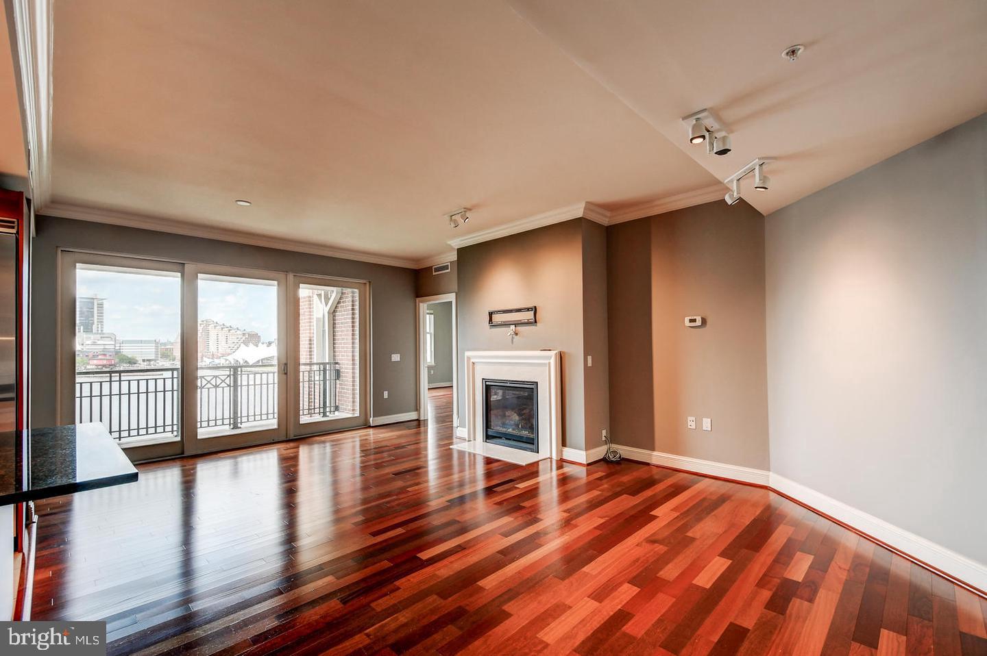 801 KEY HIGHWAY T-53