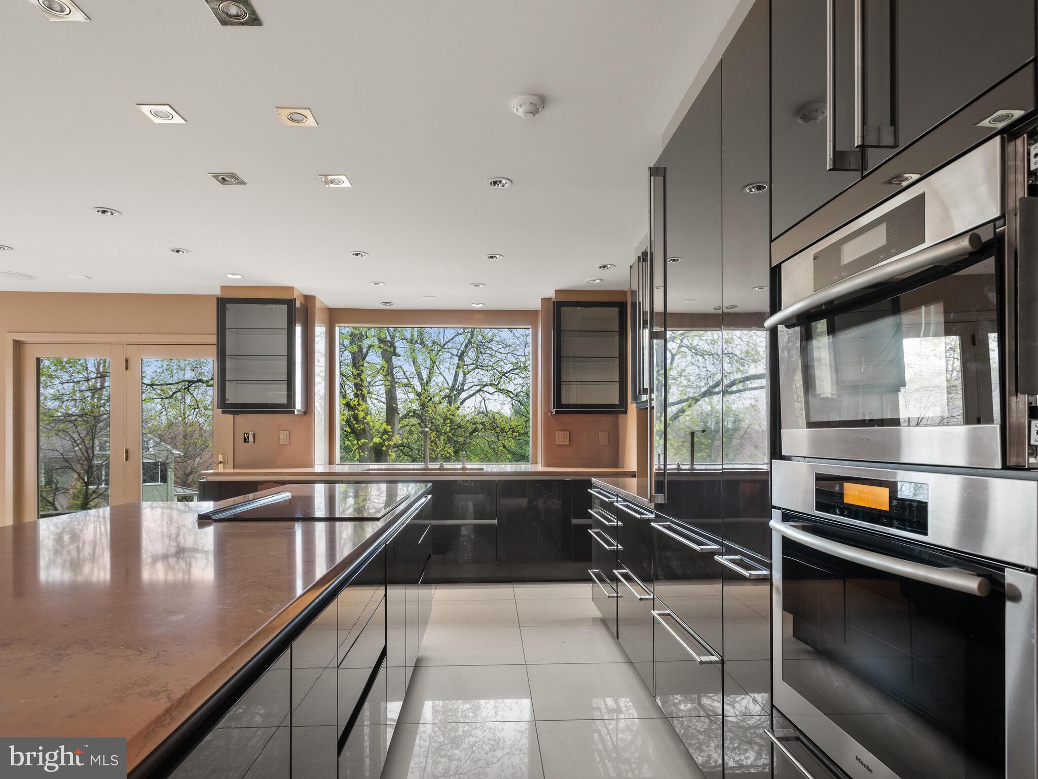 CHARTER CHASE - Residential