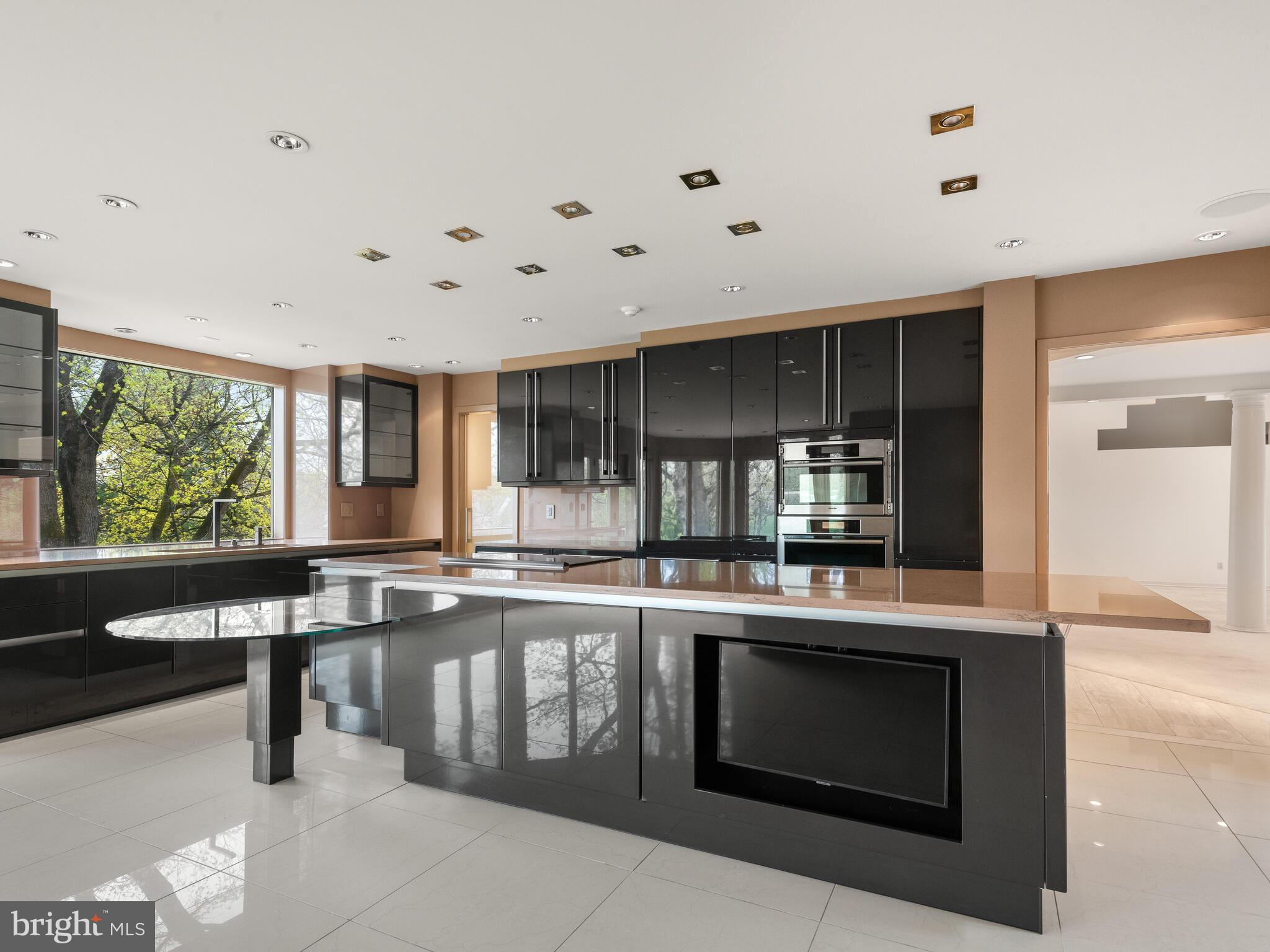 CHARTER CHASE - Residential