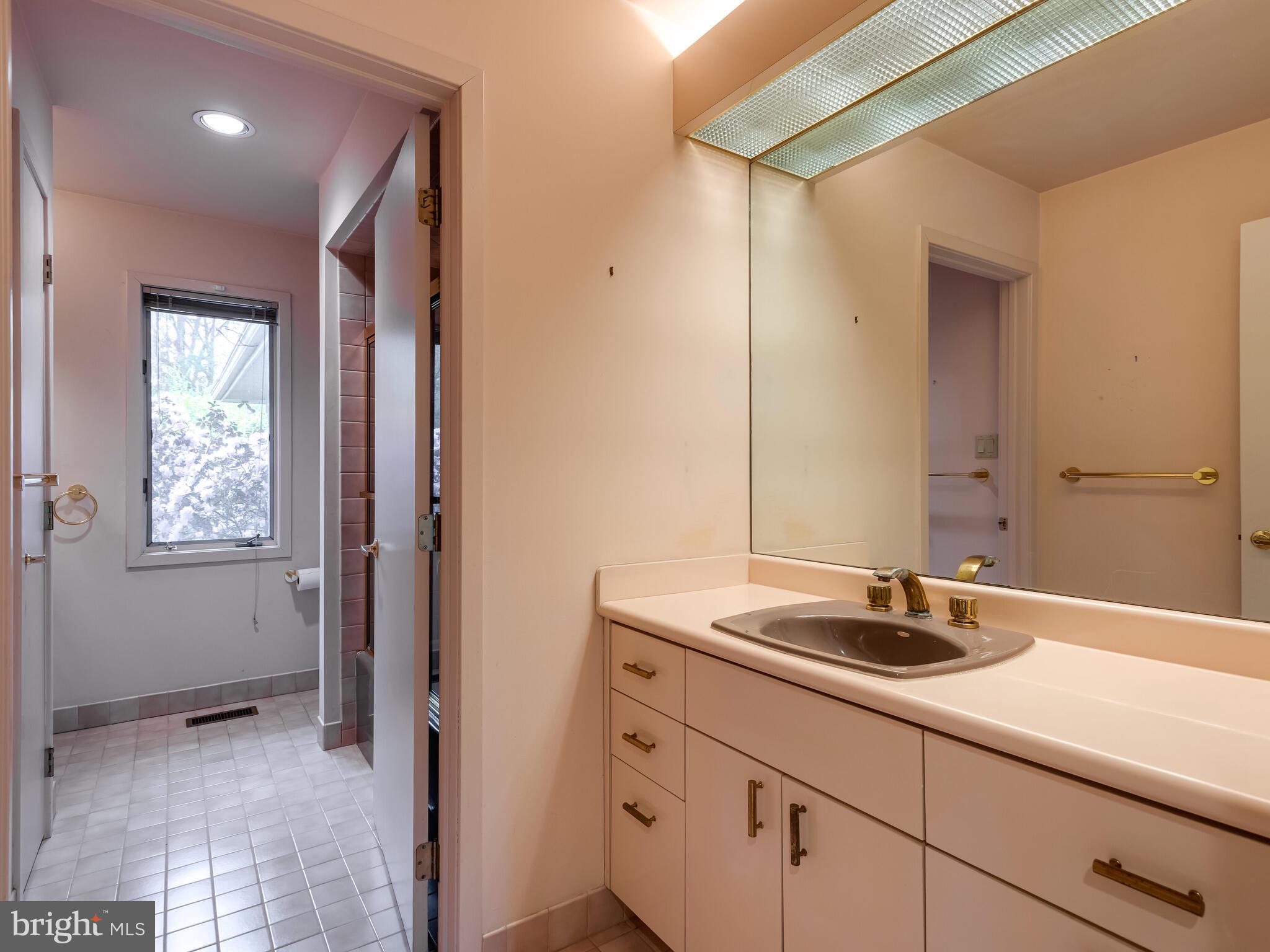 CHARTER CHASE - Residential