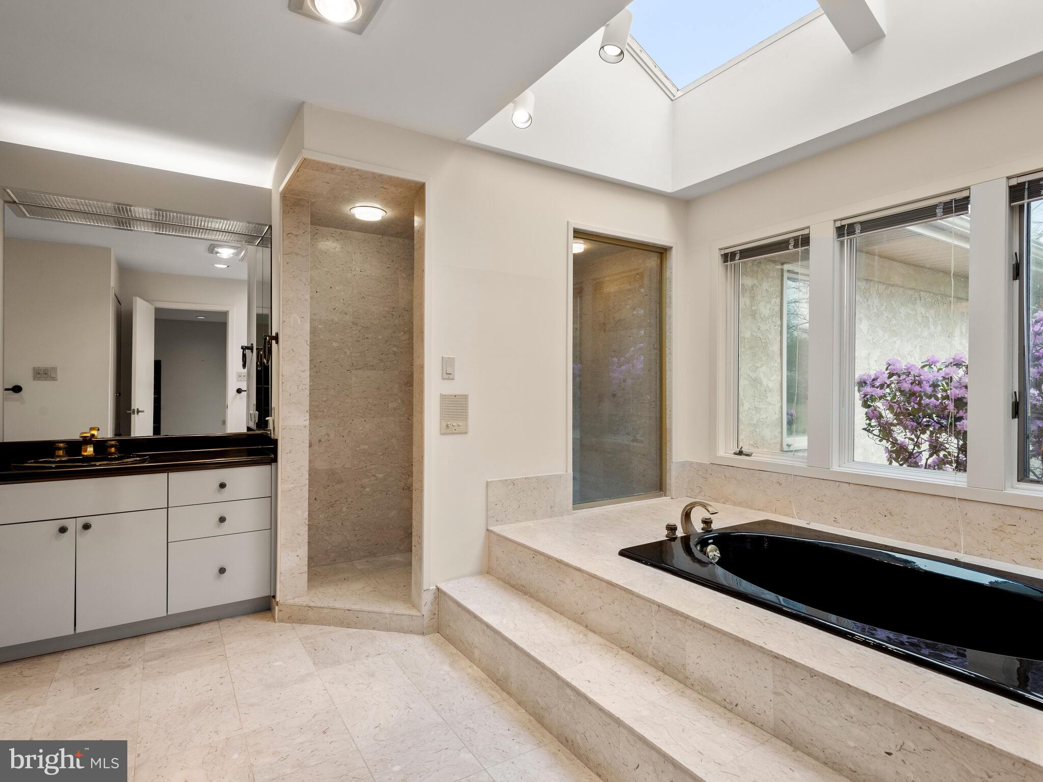 CHARTER CHASE - Residential