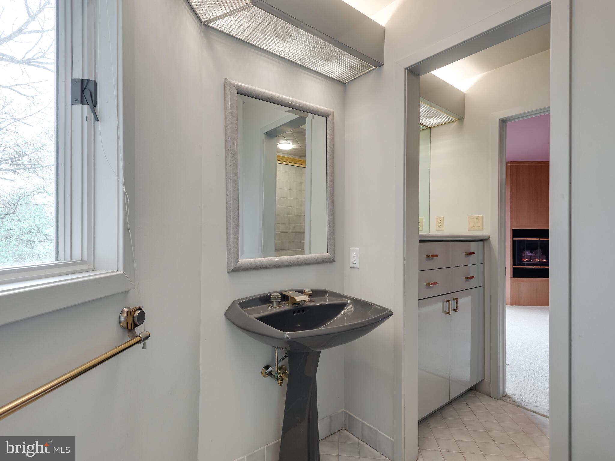 CHARTER CHASE - Residential