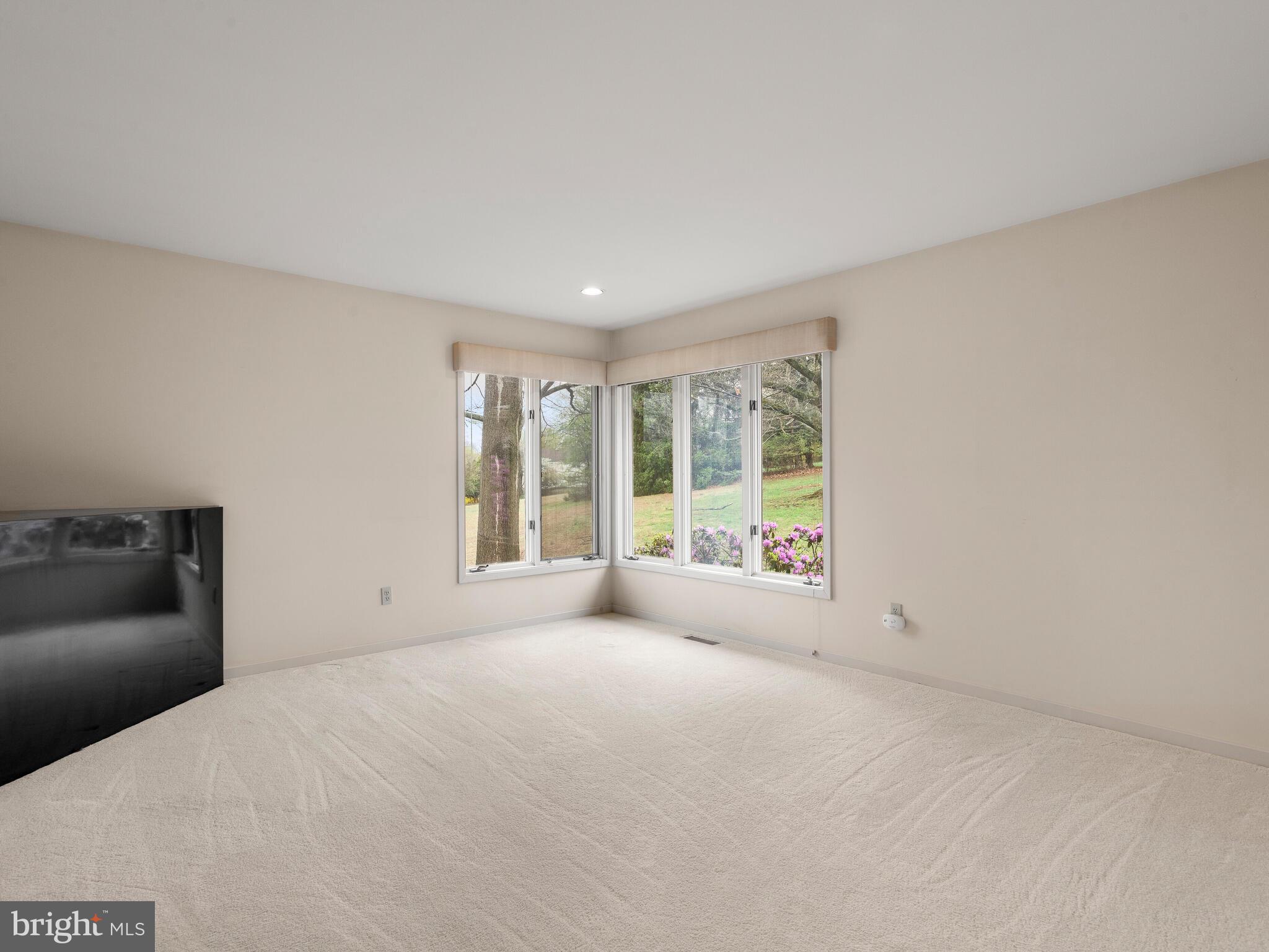 CHARTER CHASE - Residential