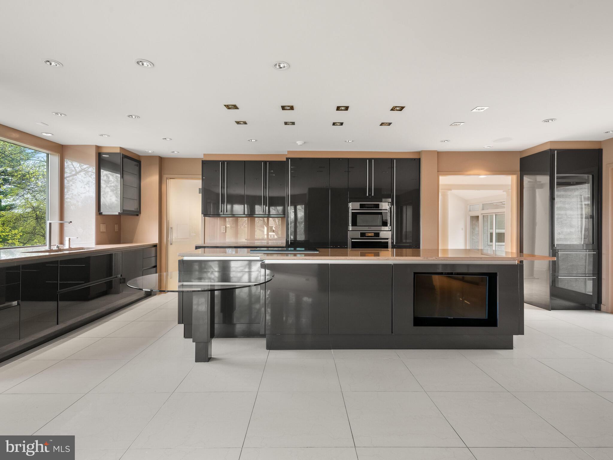 CHARTER CHASE - Residential