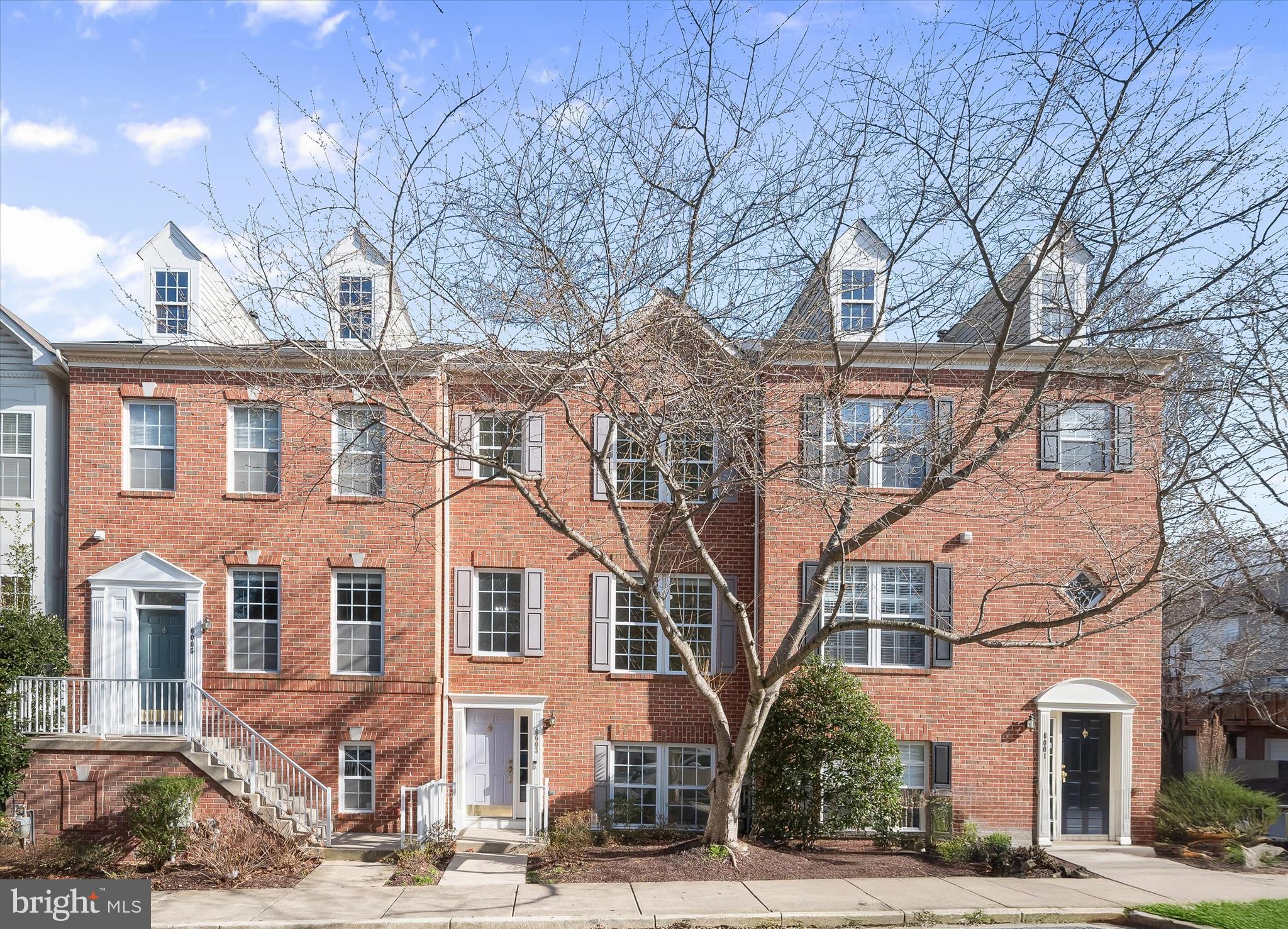 VILLAGE OF RIVER HILL - Residential