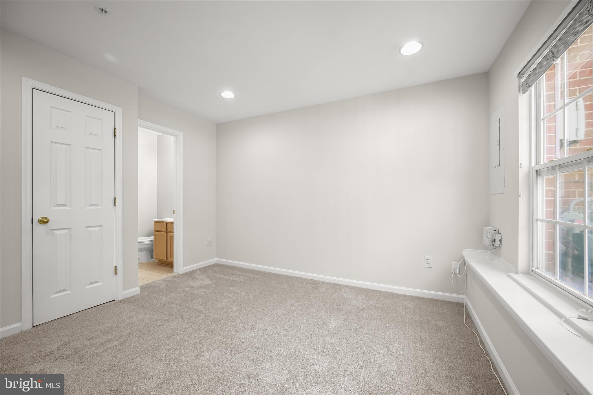 VILLAGE OF RIVER HILL - Residential