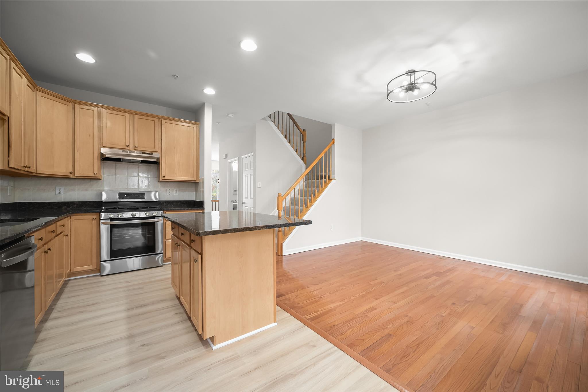 VILLAGE OF RIVER HILL - Residential