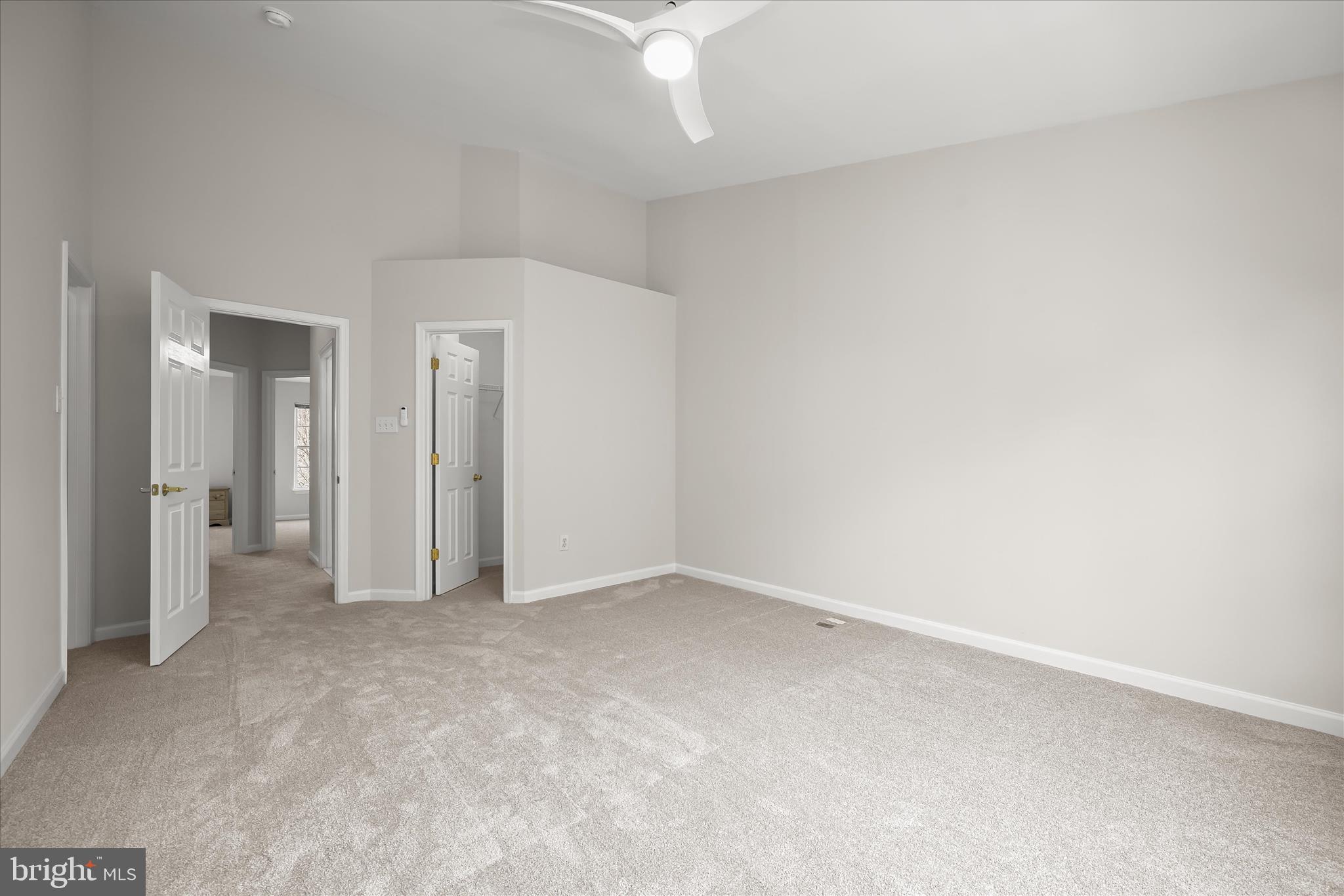 VILLAGE OF RIVER HILL - Residential