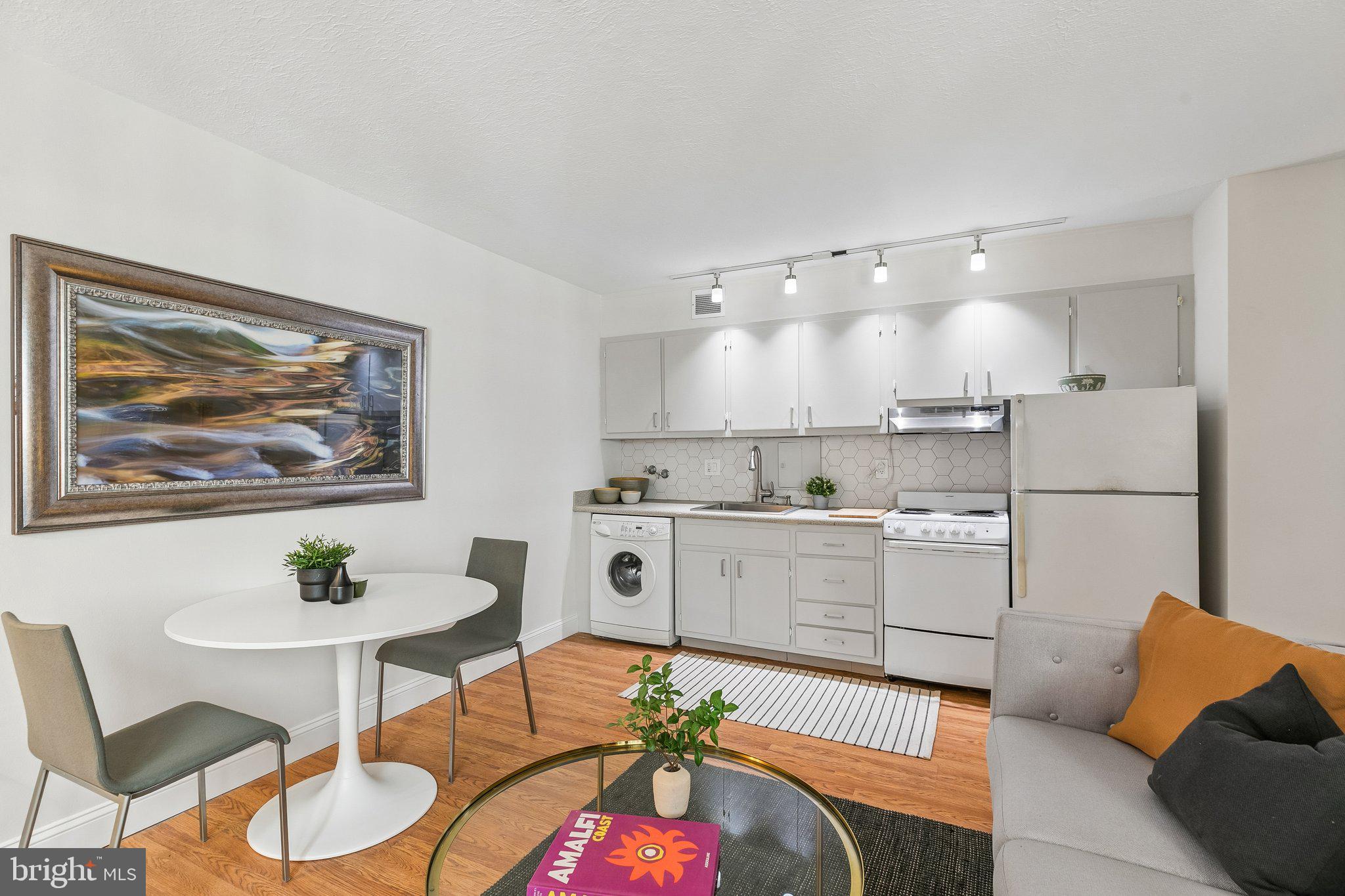1900 JOHN F KENNEDY BOULEVARD 723