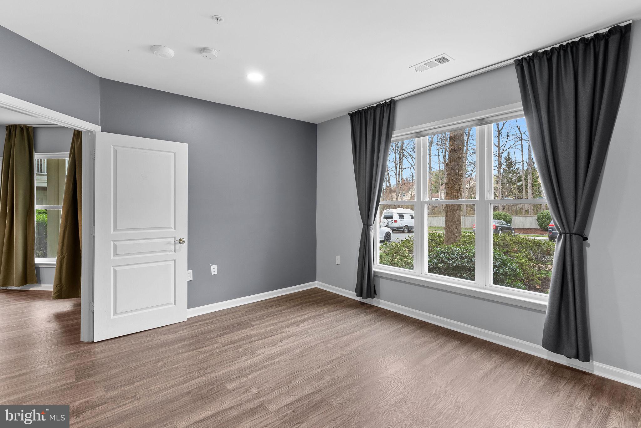 WORLDGATE CONDO - Residential