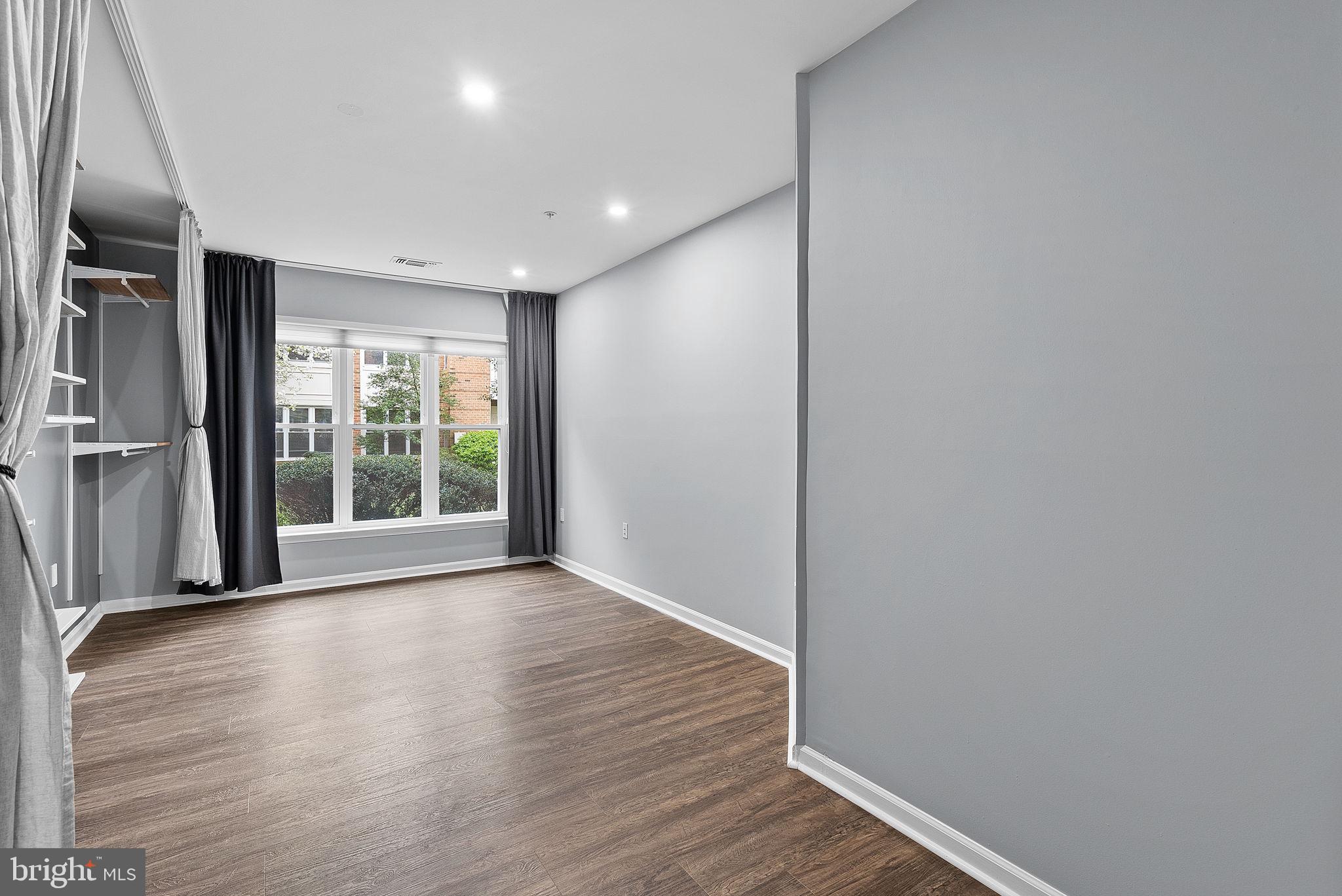 WORLDGATE CONDO - Residential