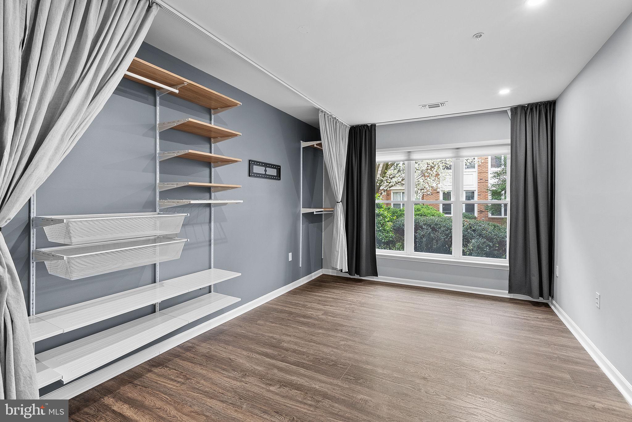 WORLDGATE CONDO - Residential