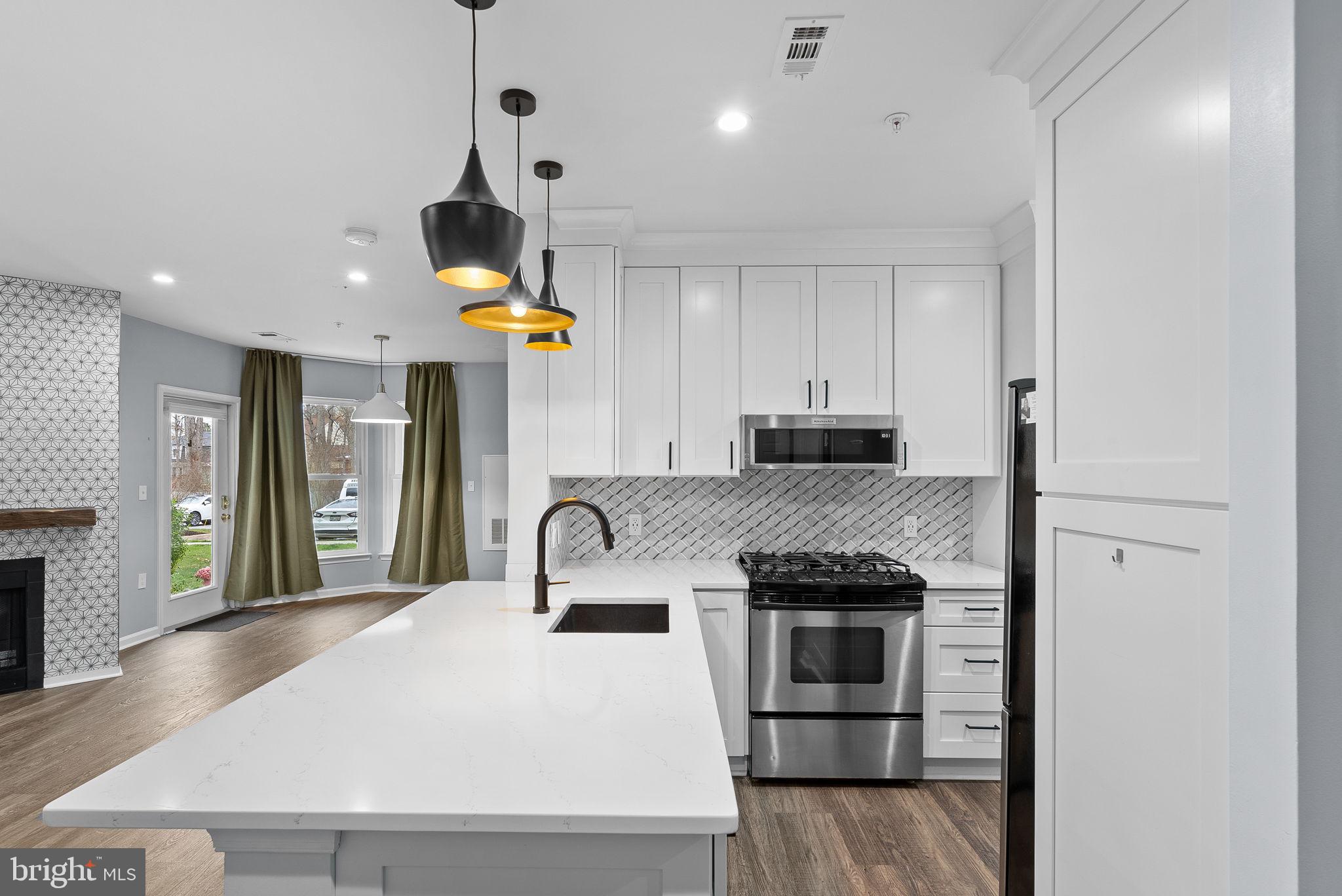 WORLDGATE CONDO - Residential