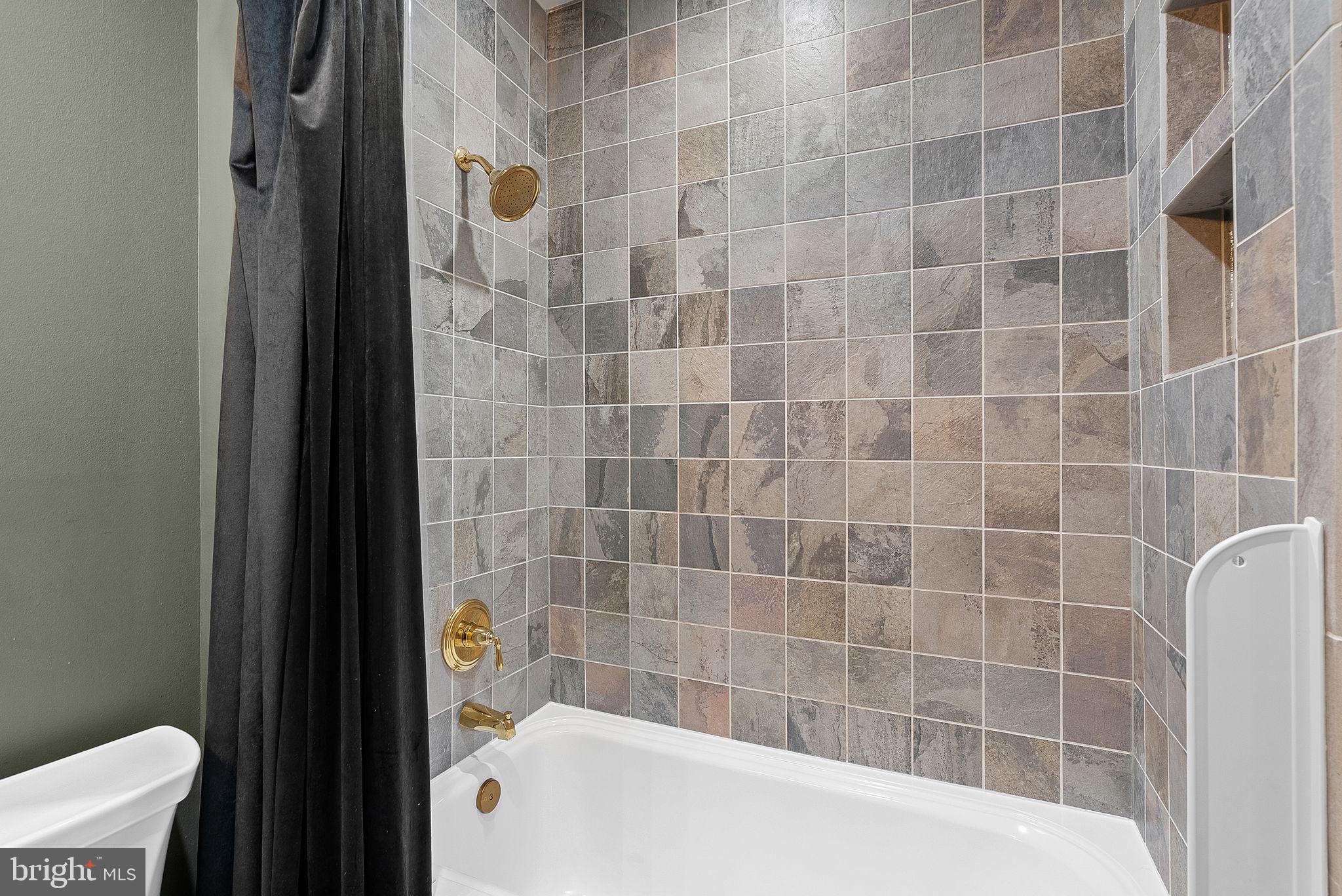 WORLDGATE CONDO - Residential