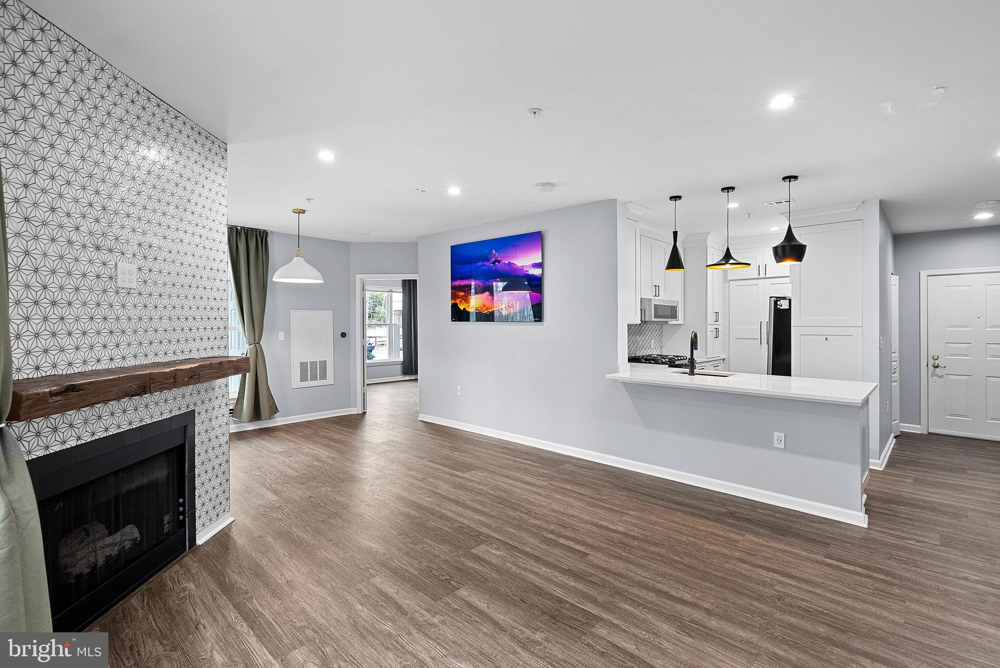 WORLDGATE CONDO - Residential