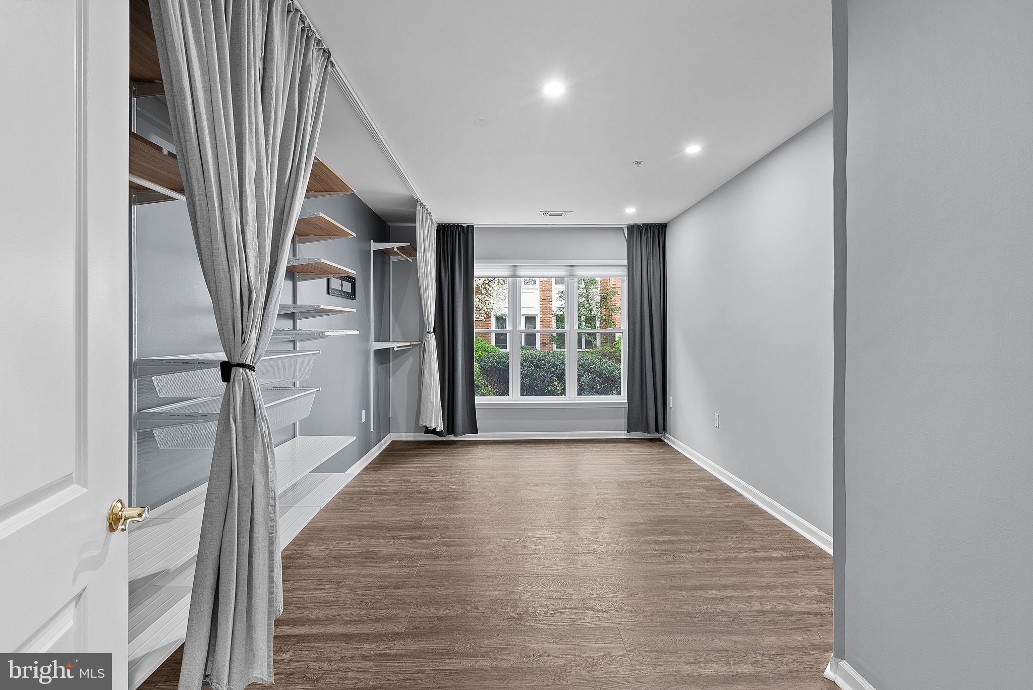 WORLDGATE CONDO - Residential