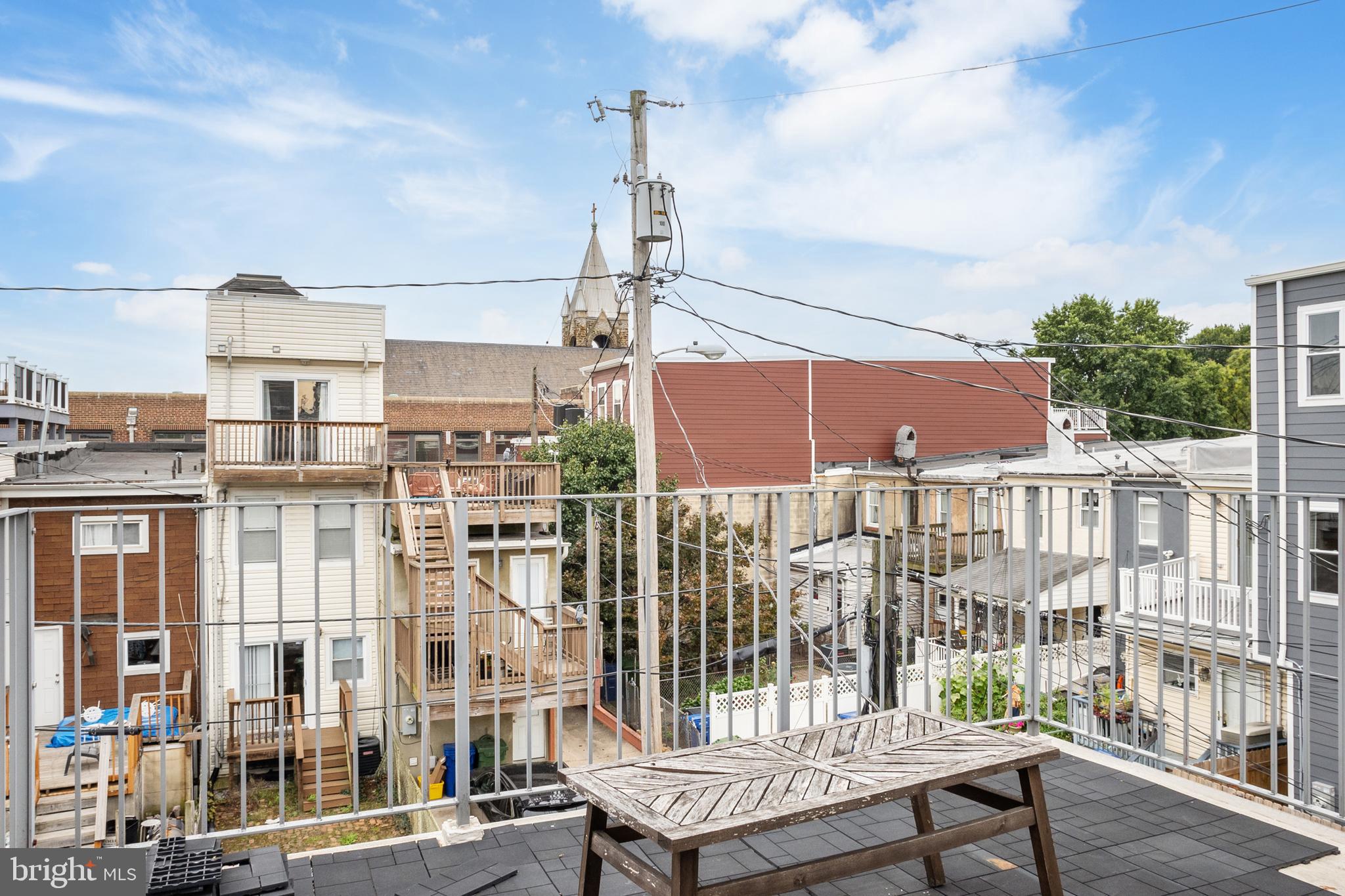 LOCUST POINT - Residential