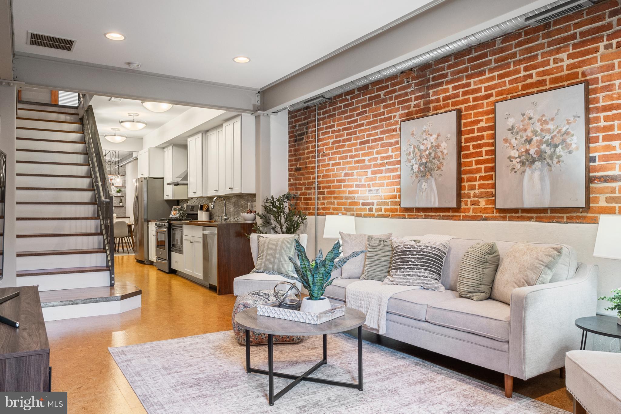 LOCUST POINT - Residential