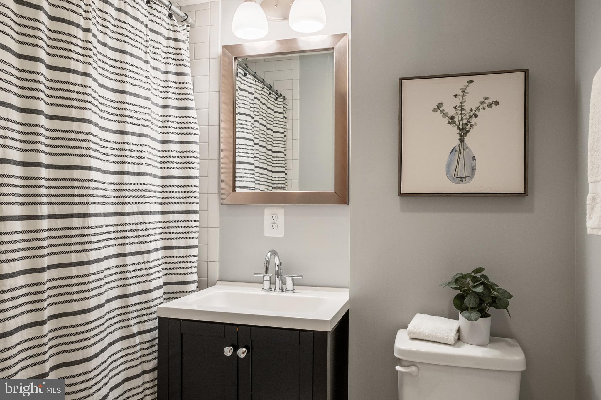 LOCUST POINT - Residential