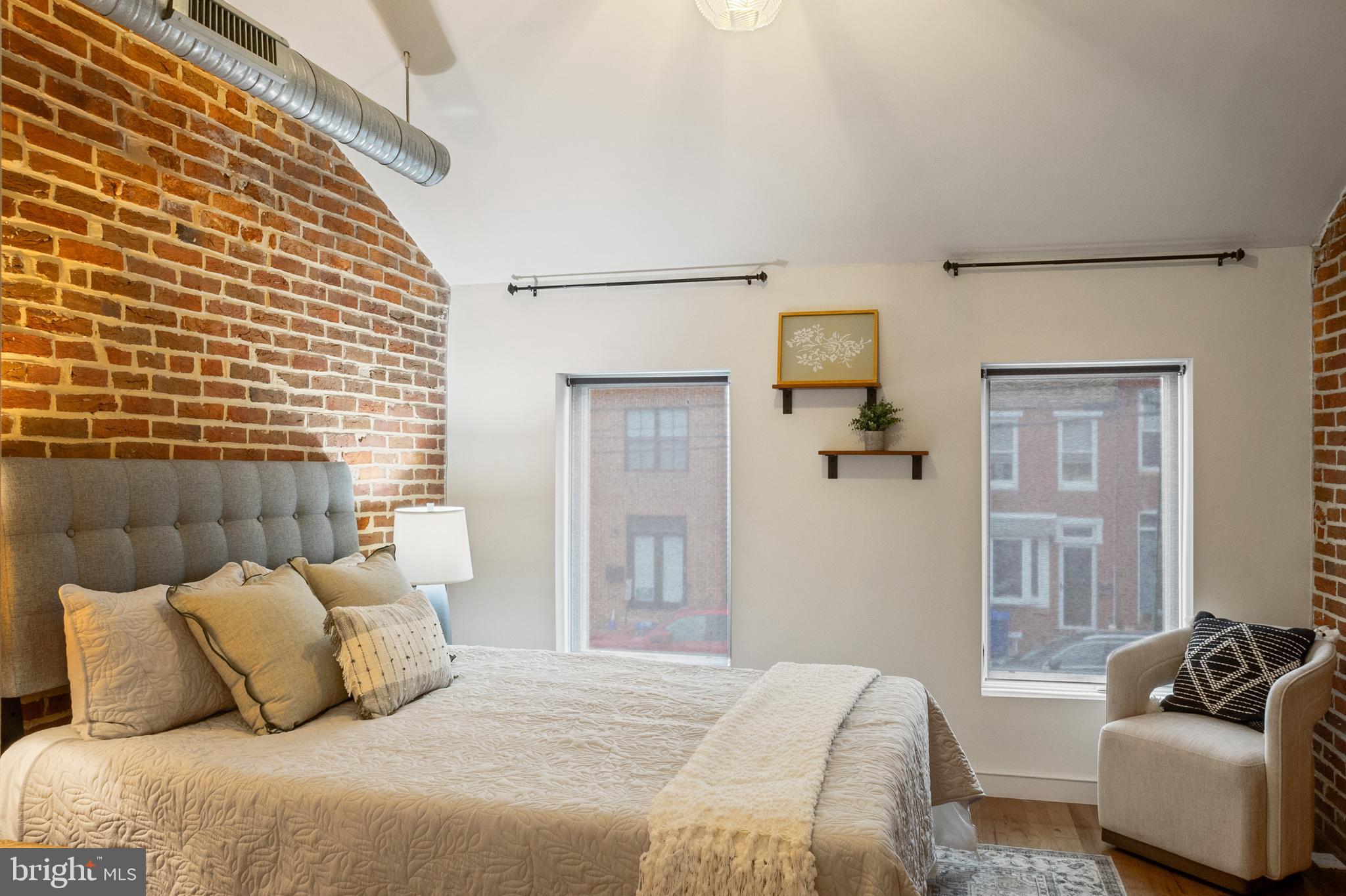 LOCUST POINT - Residential