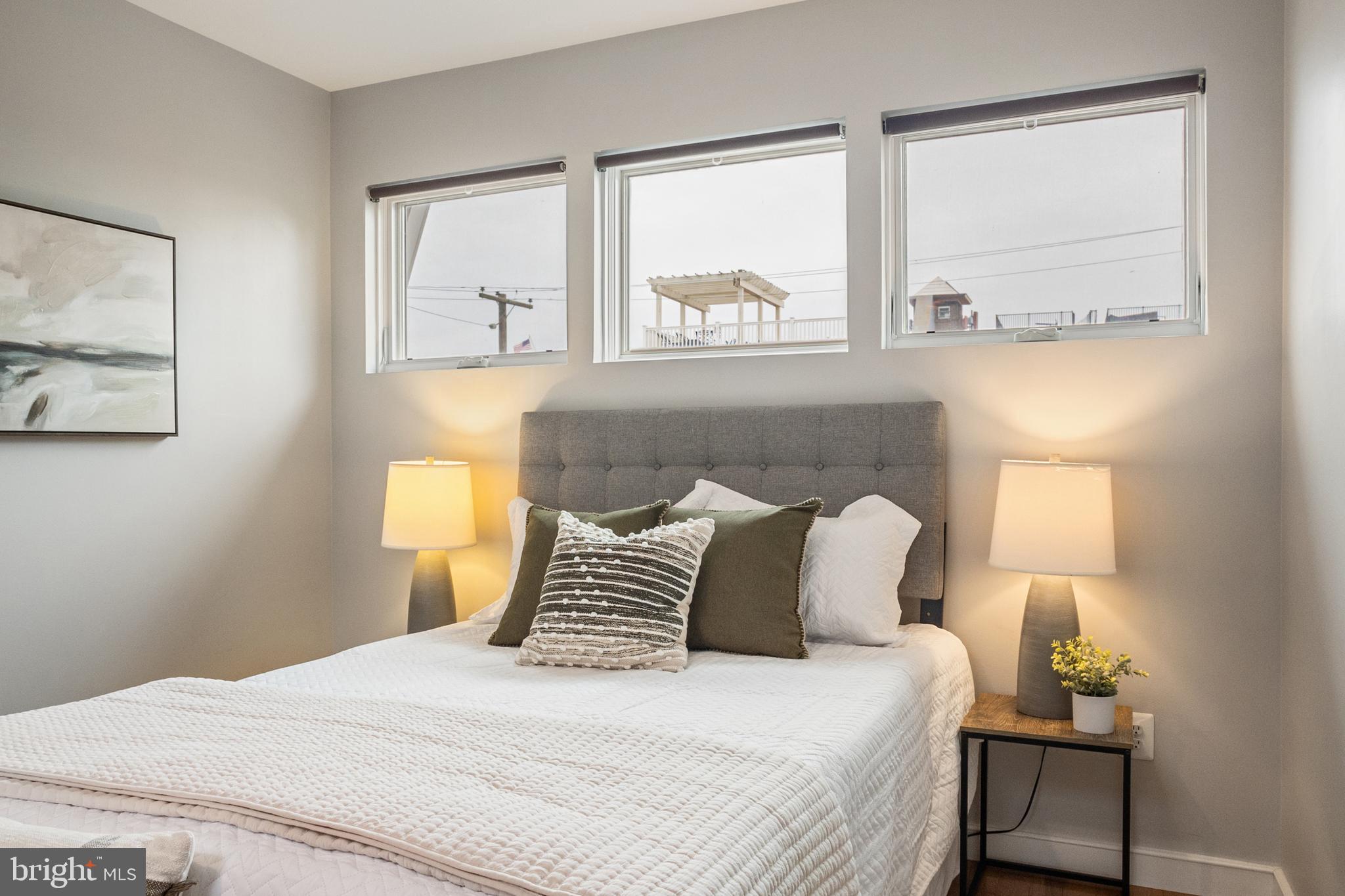 LOCUST POINT - Residential