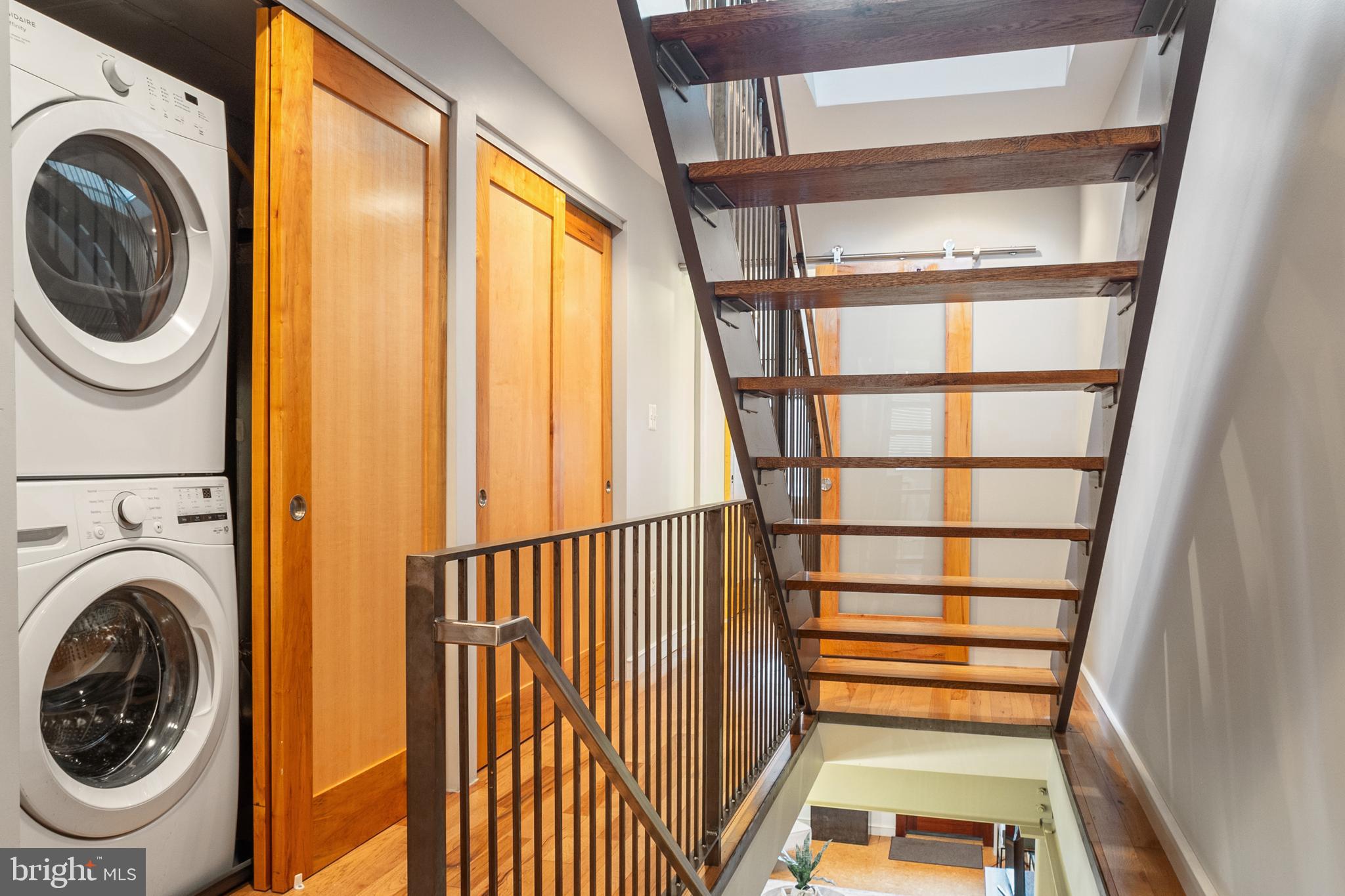LOCUST POINT - Residential
