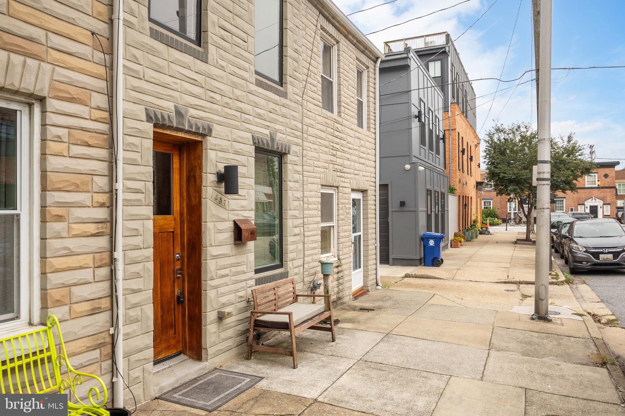 LOCUST POINT - Residential