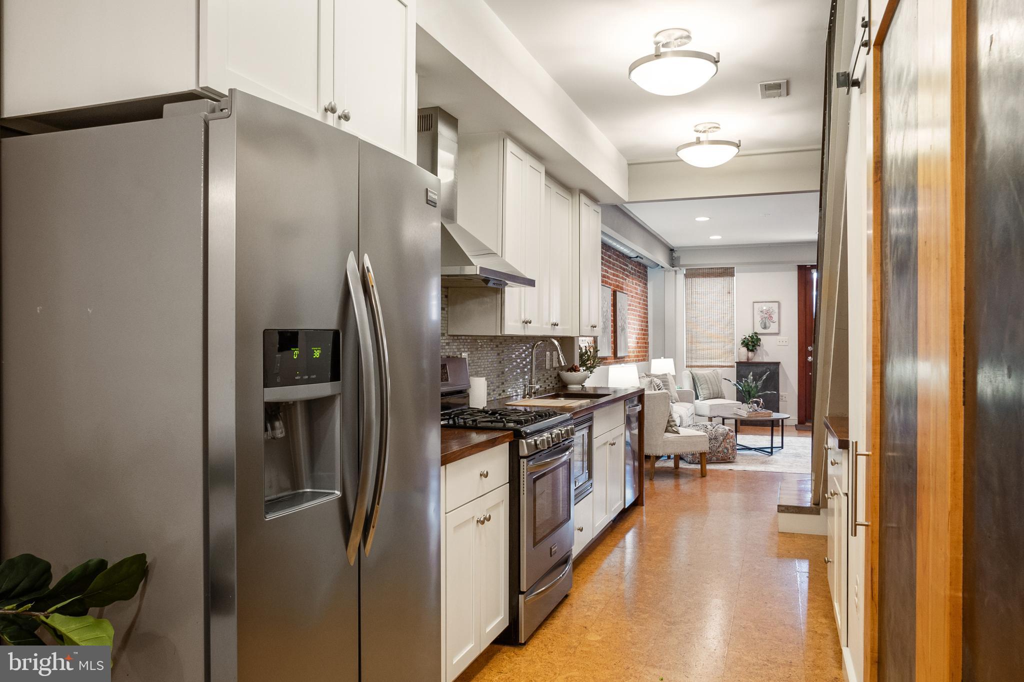 LOCUST POINT - Residential