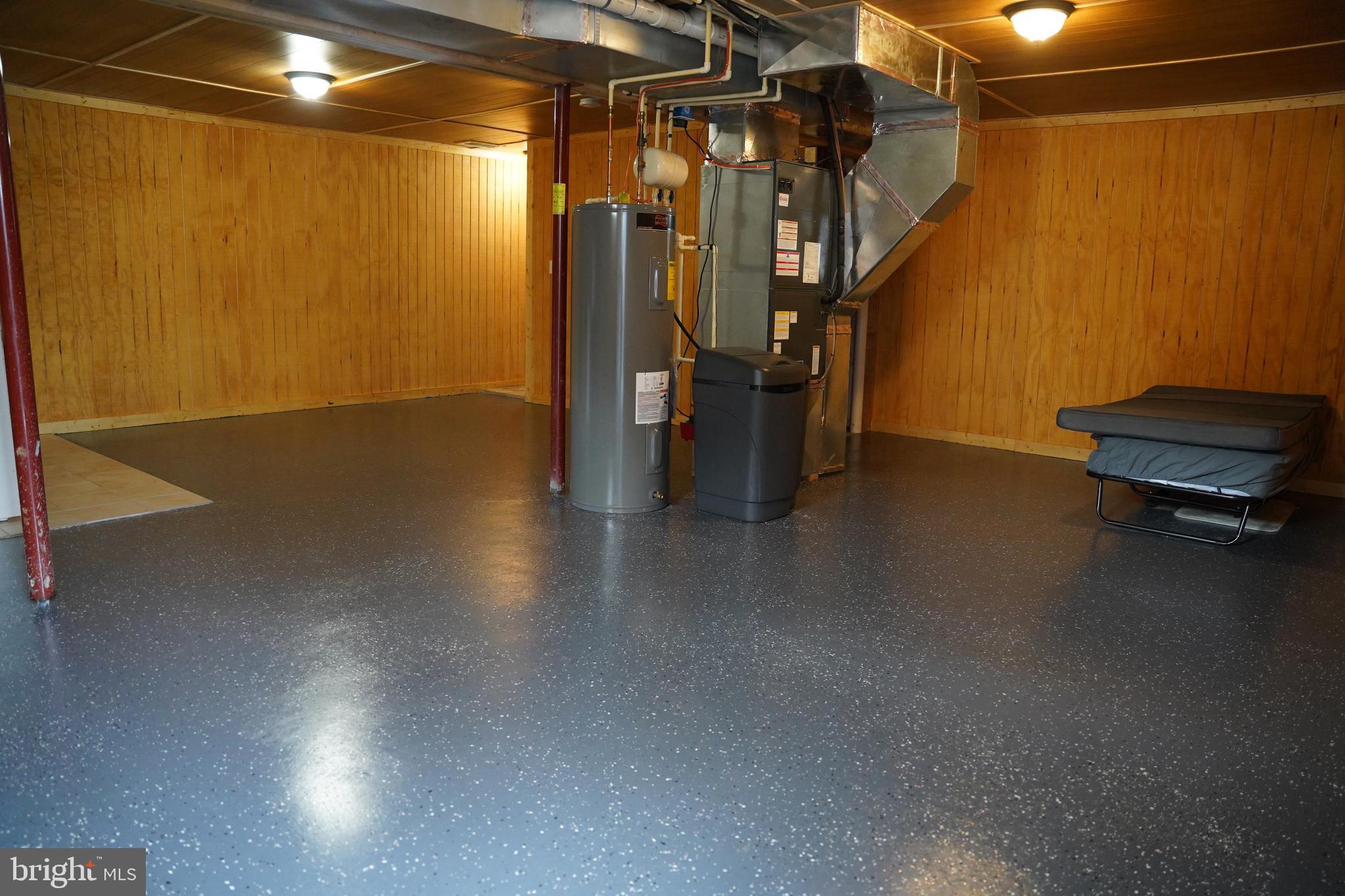 CAMERON ACRES - Residential