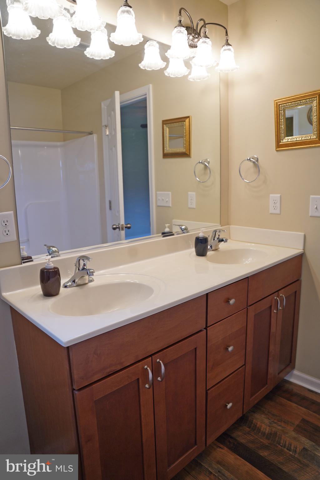 CAMERON ACRES - Residential