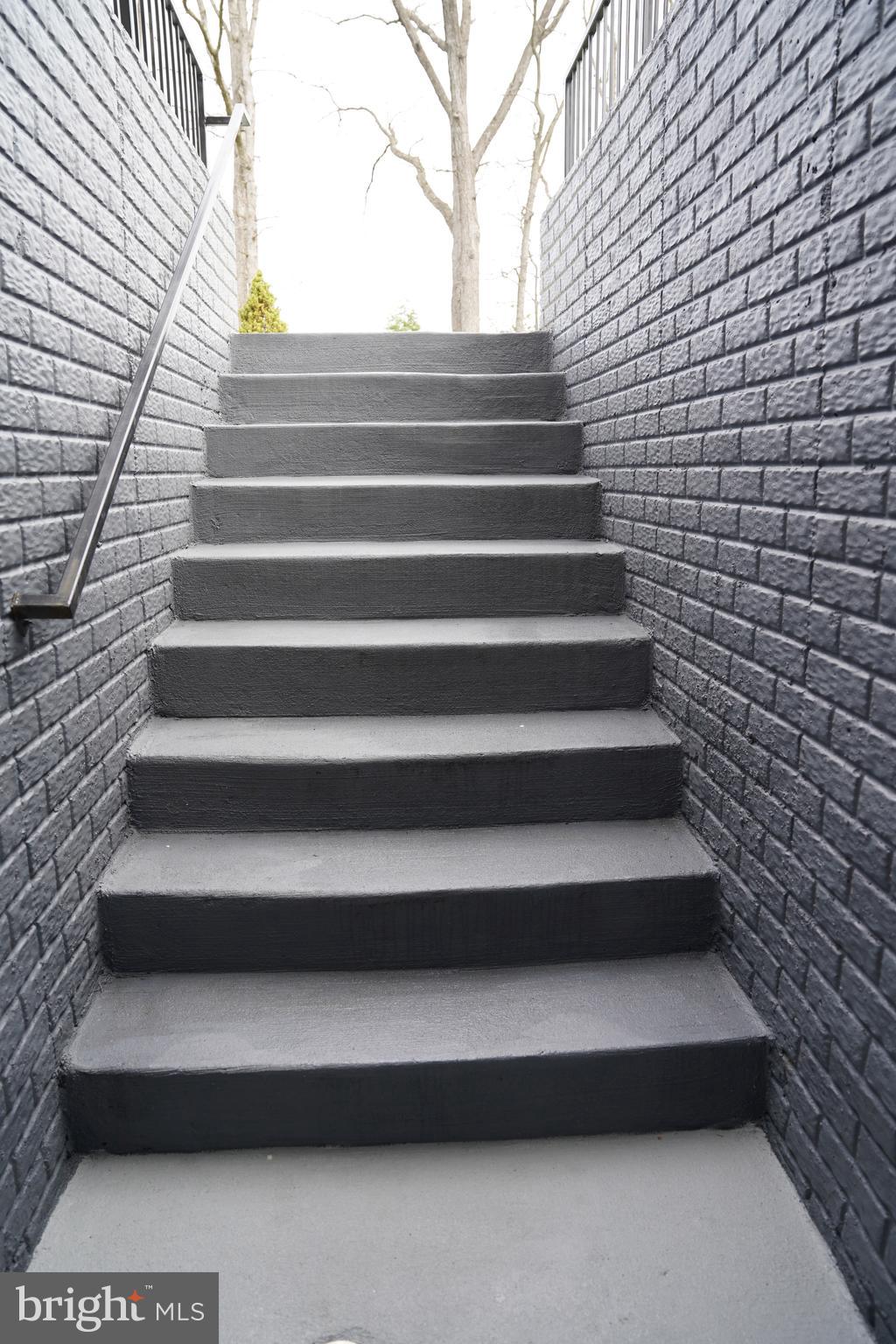 CAMERON ACRES - Residential