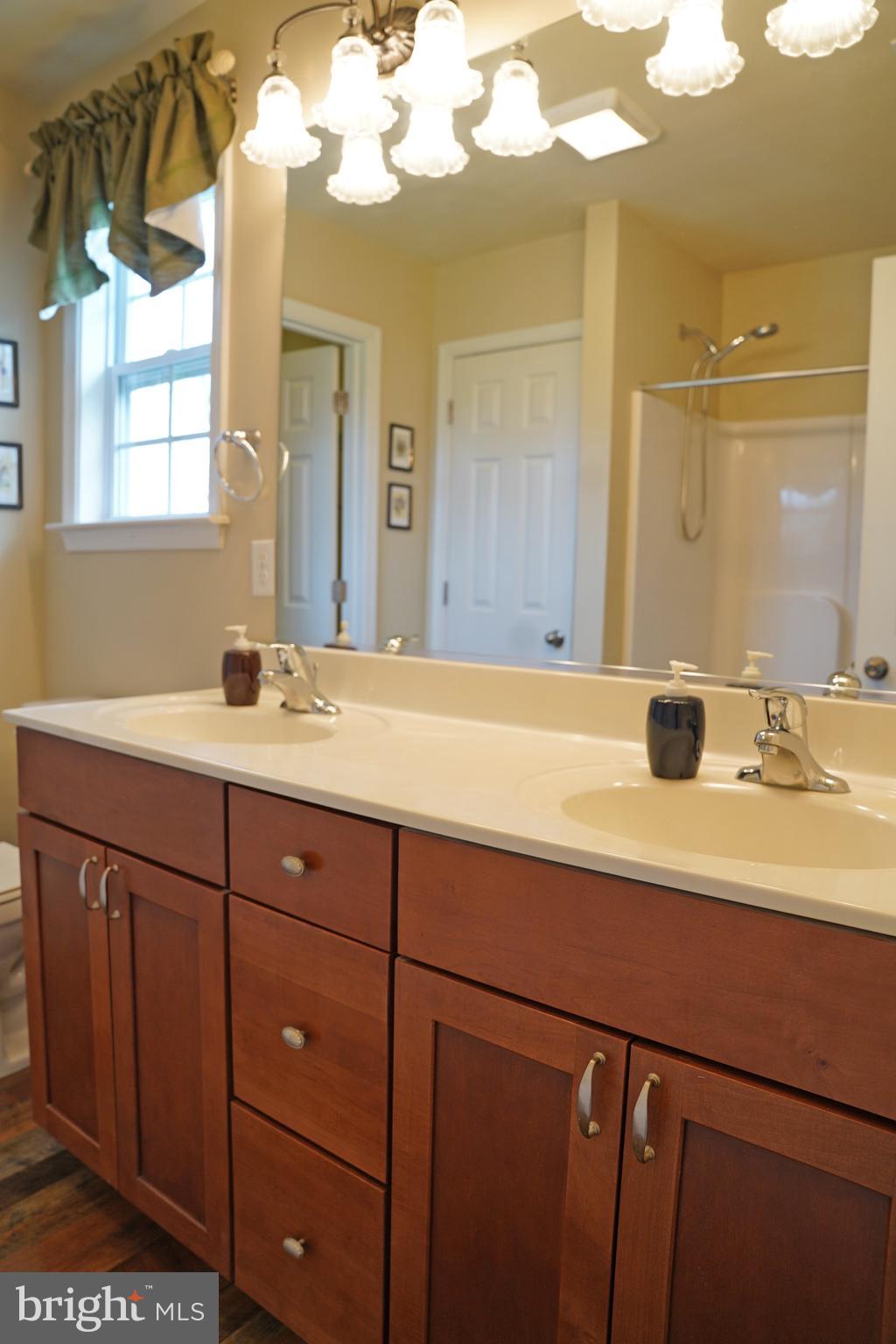 CAMERON ACRES - Residential