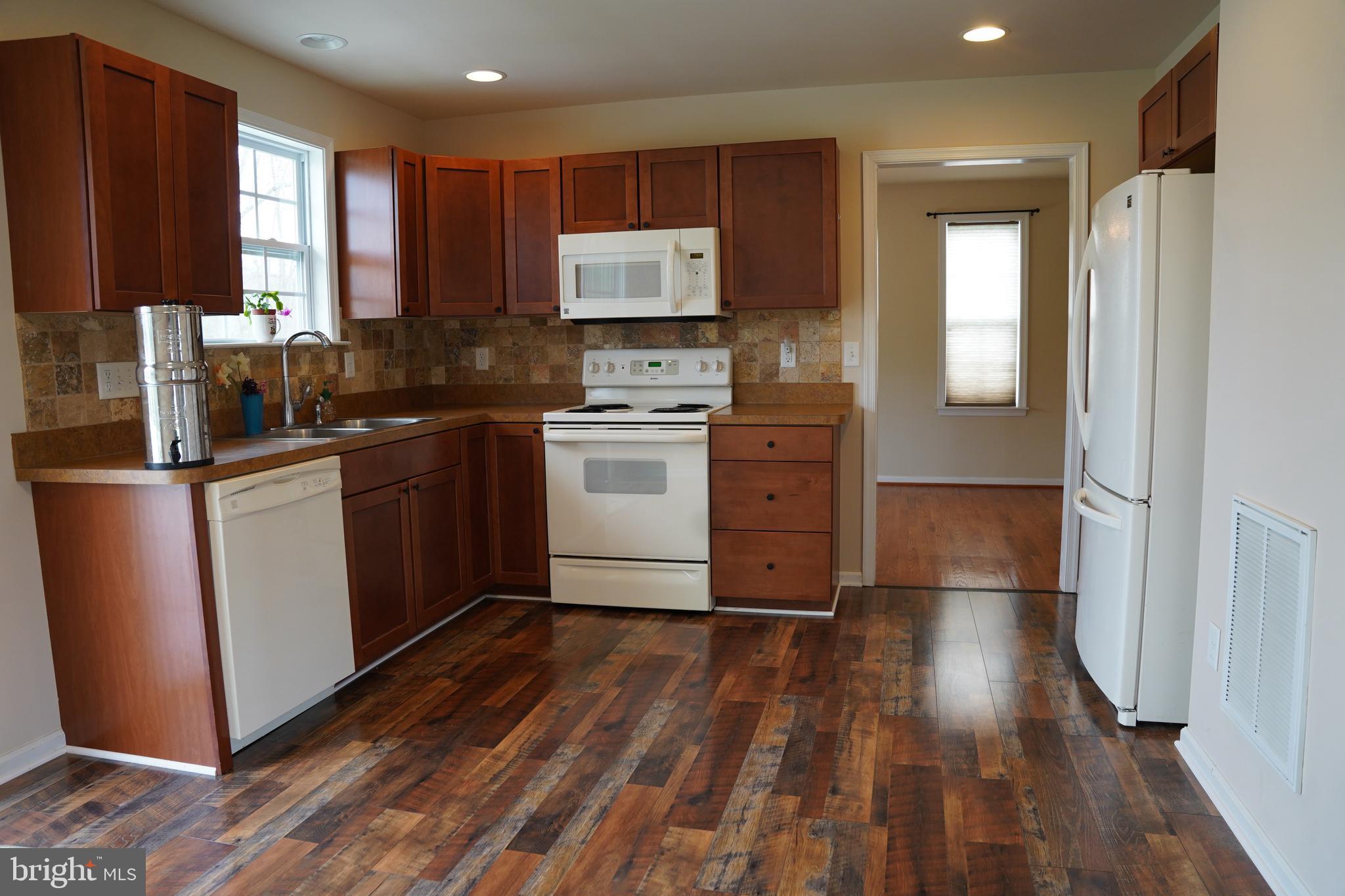 CAMERON ACRES - Residential