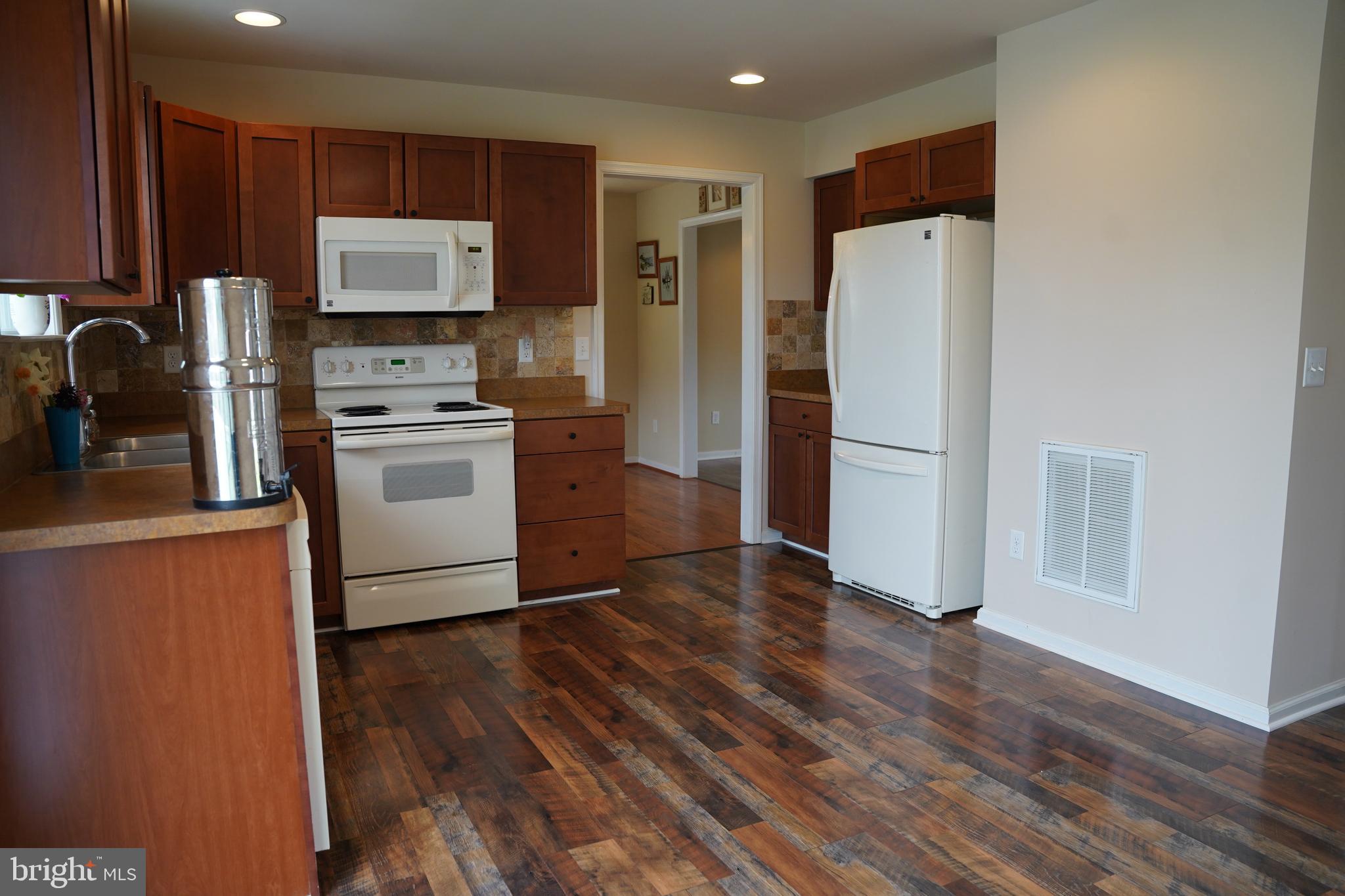 CAMERON ACRES - Residential