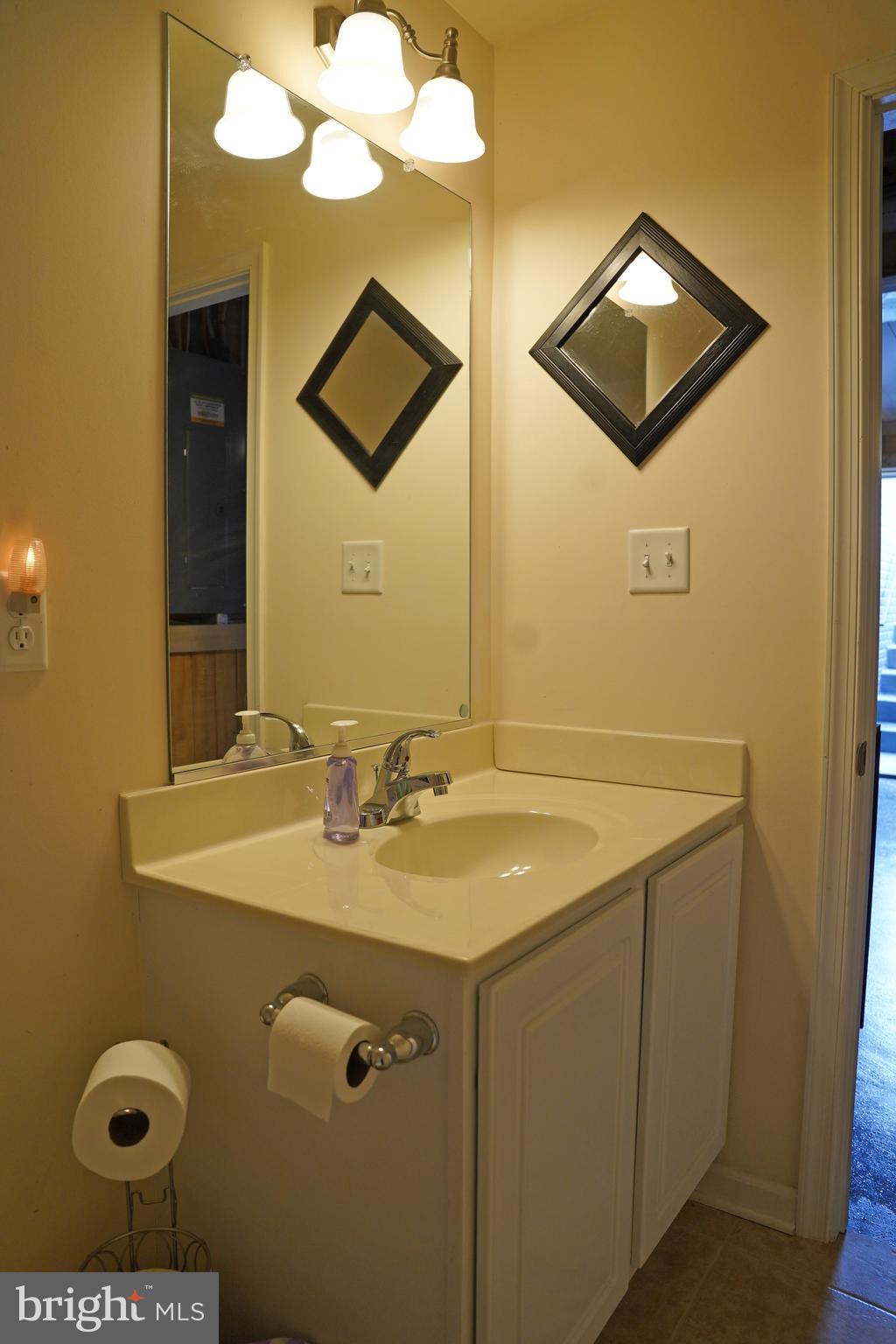 CAMERON ACRES - Residential