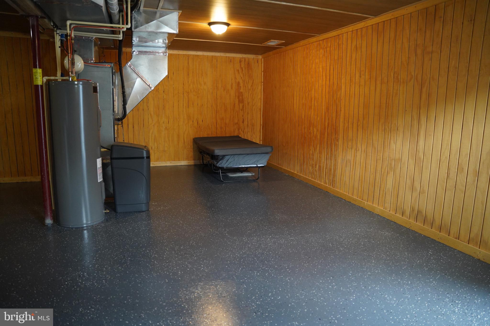 CAMERON ACRES - Residential