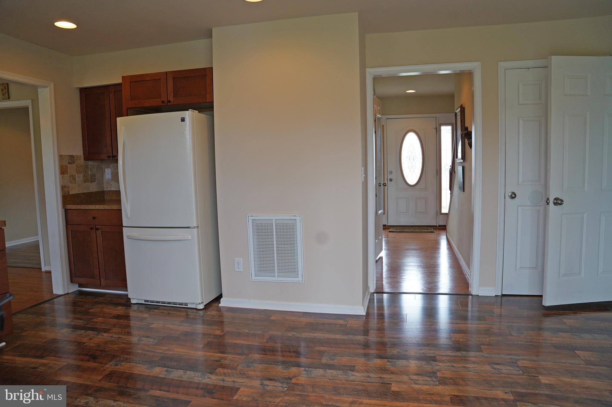 CAMERON ACRES - Residential