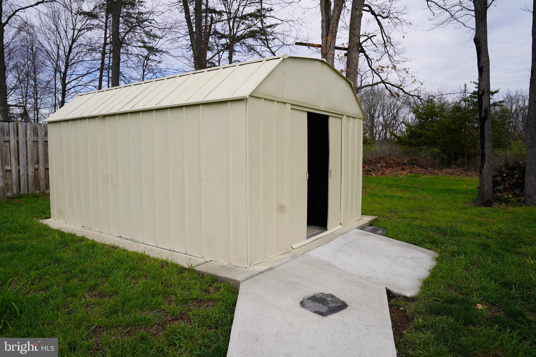 CAMERON ACRES - Residential