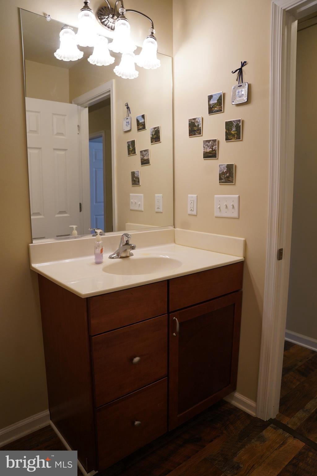 CAMERON ACRES - Residential