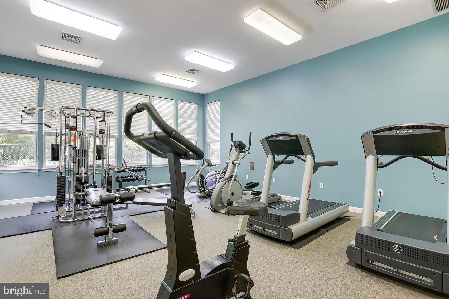 LAKELAND RIDGE - Residential