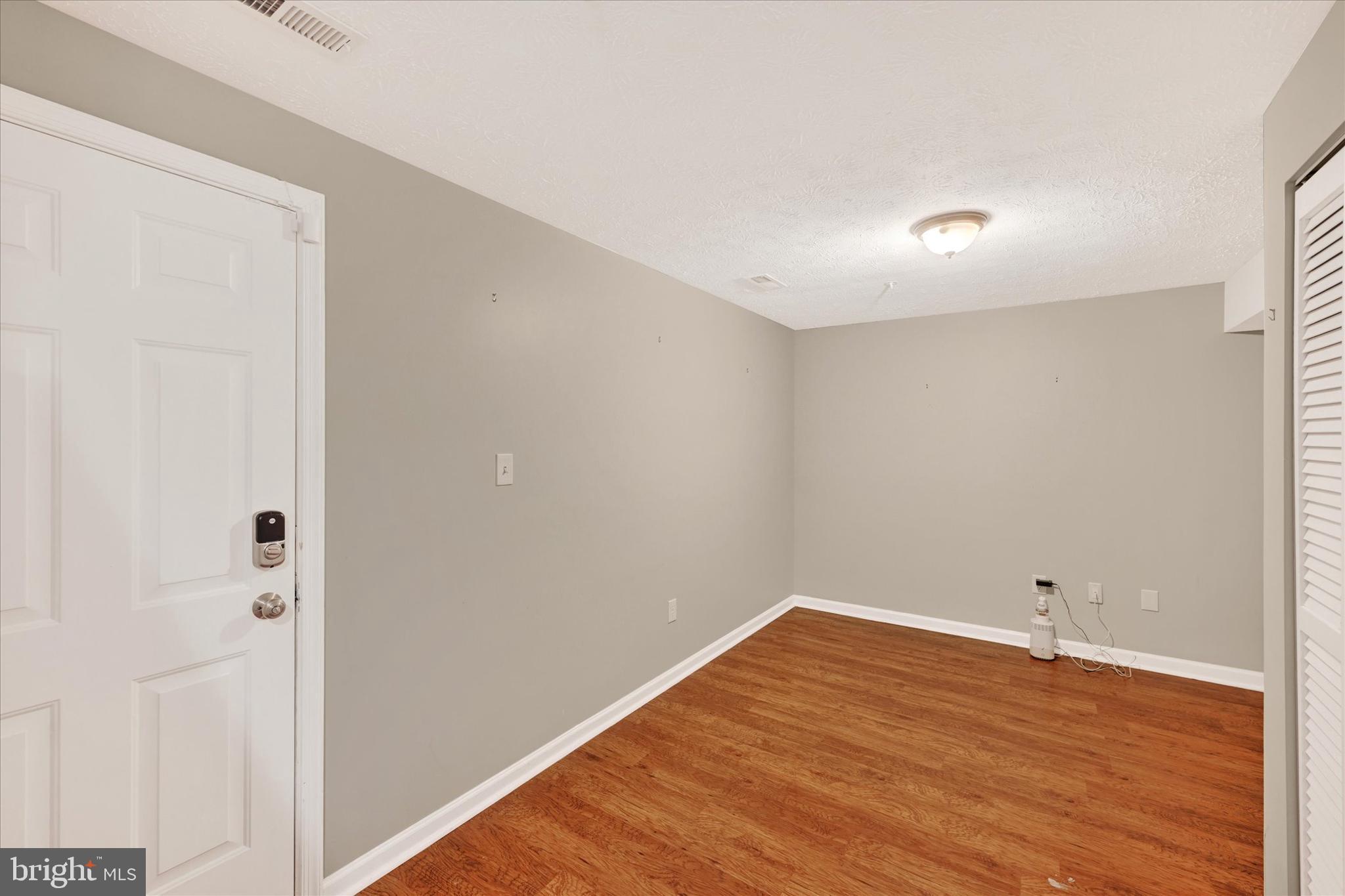 CROMWELL FOUNTAIN - Residential Lease